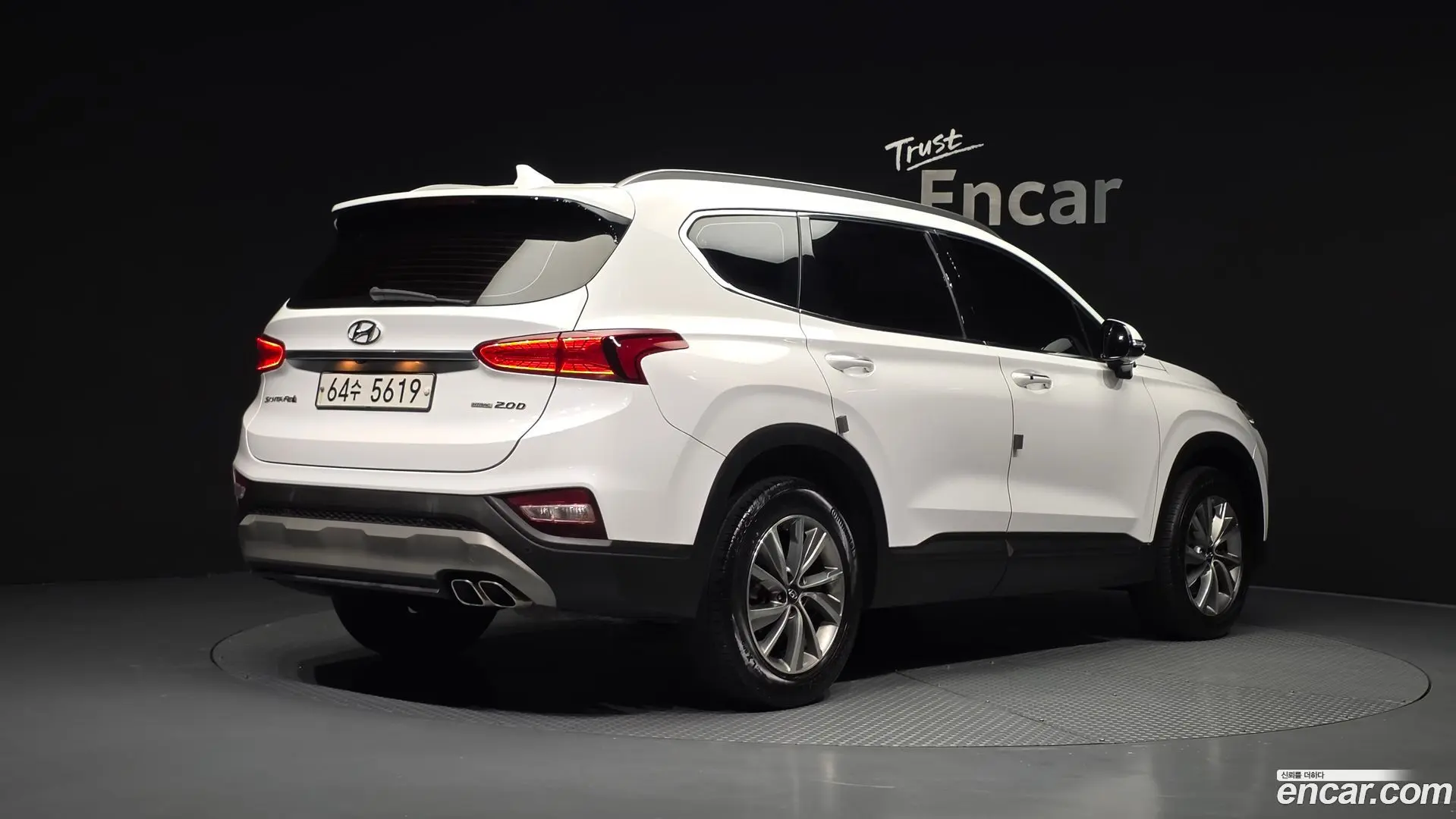 Main__Slider__Photo:Santafe Hyundai 2019.3-1