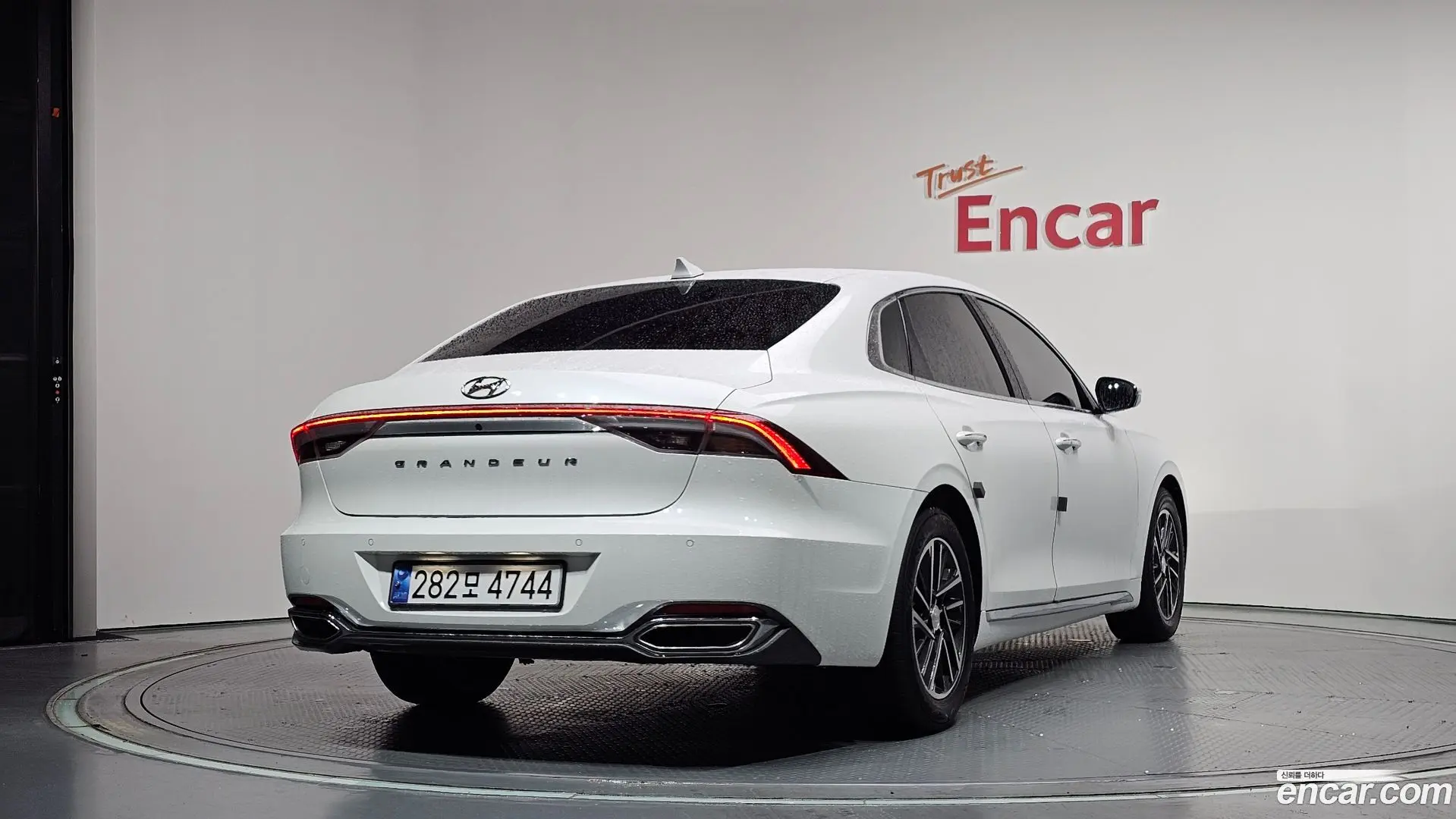 Main__Slider__Photo:Grandeur Hyundai 2020.8-1