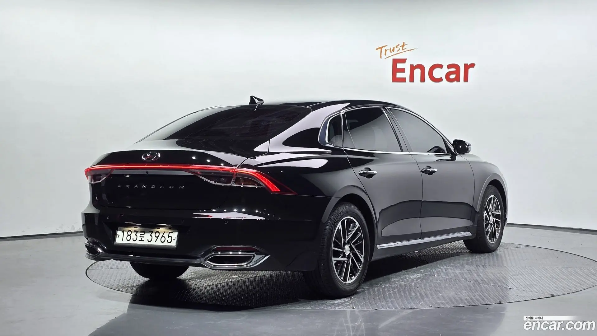 Main__Slider__Photo:Grandeur Hyundai 2020.6-1