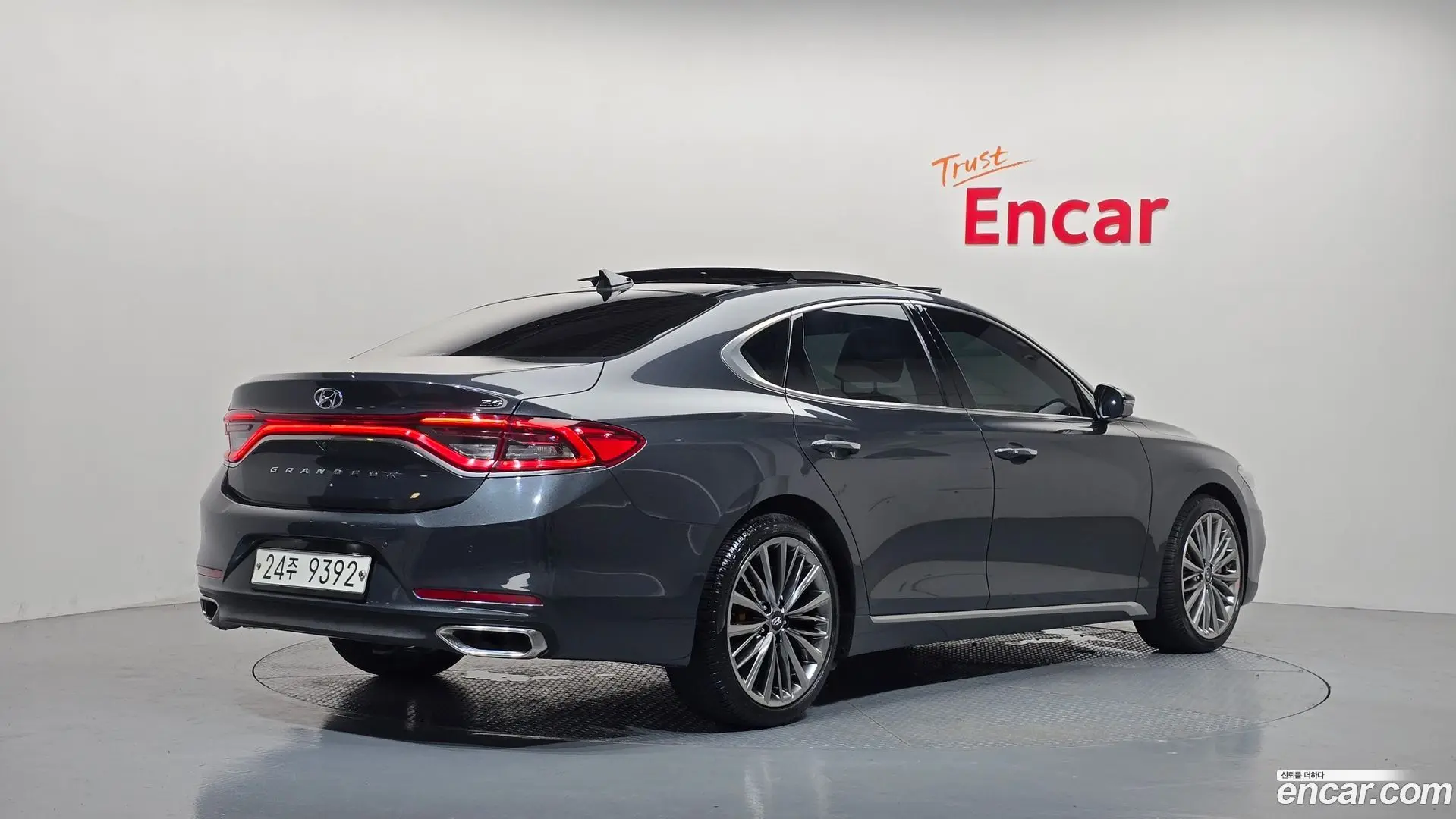 Main__Slider__Photo:Grandeur Hyundai 2017.7-1