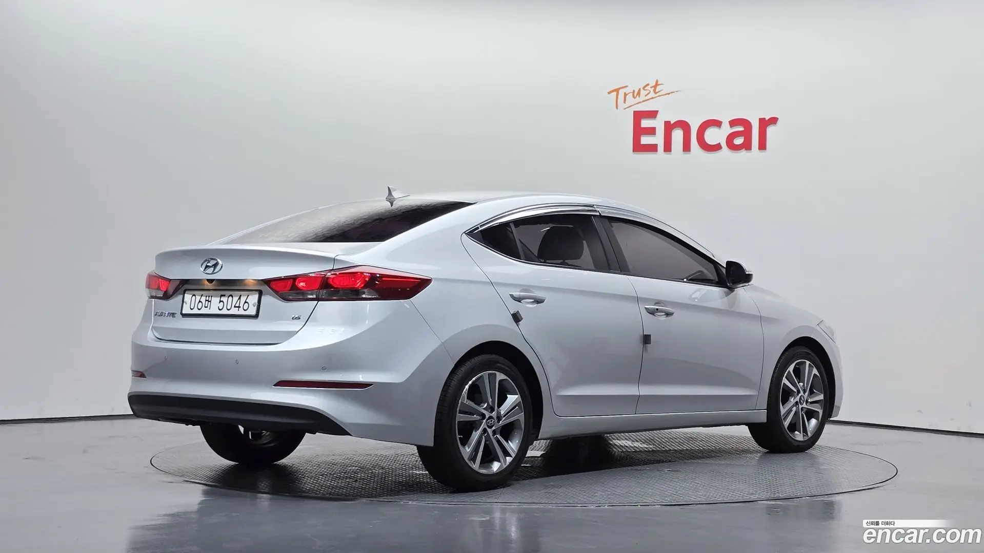Main__Slider__Photo:AVANTE Hyundai 2018.2-1
