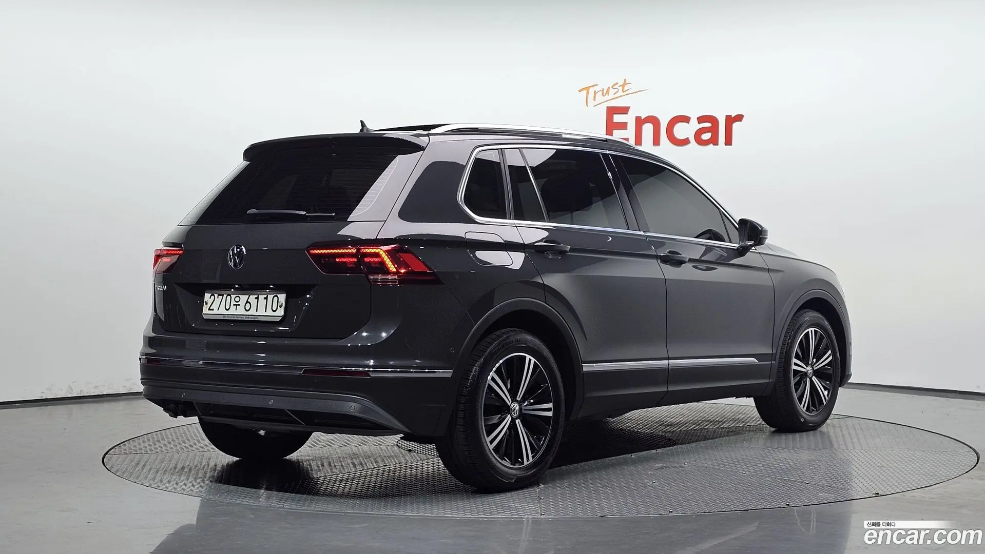 Main__Slider__Photo:Tiguan Volkswagen 2019.10-1