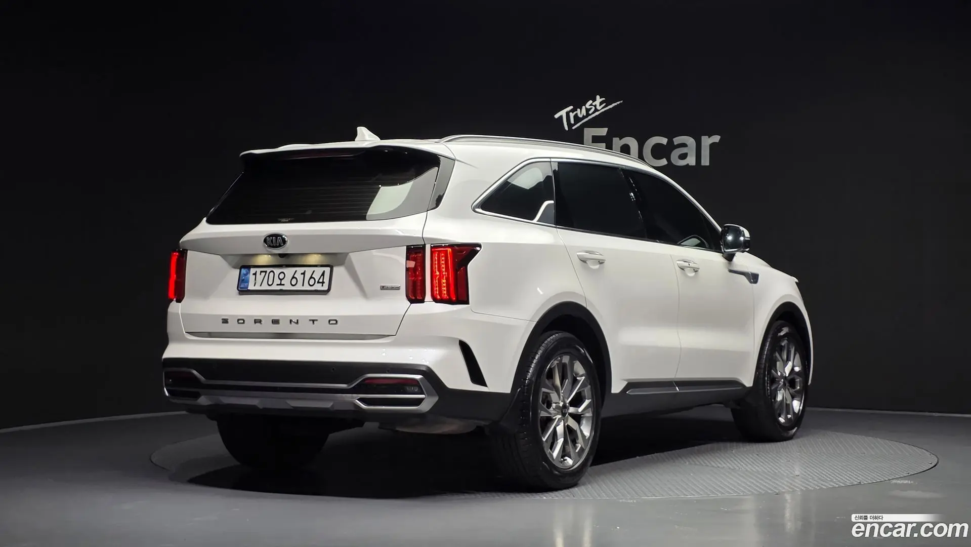 Main__Slider__Photo:Sorento Kia 2021.2-1