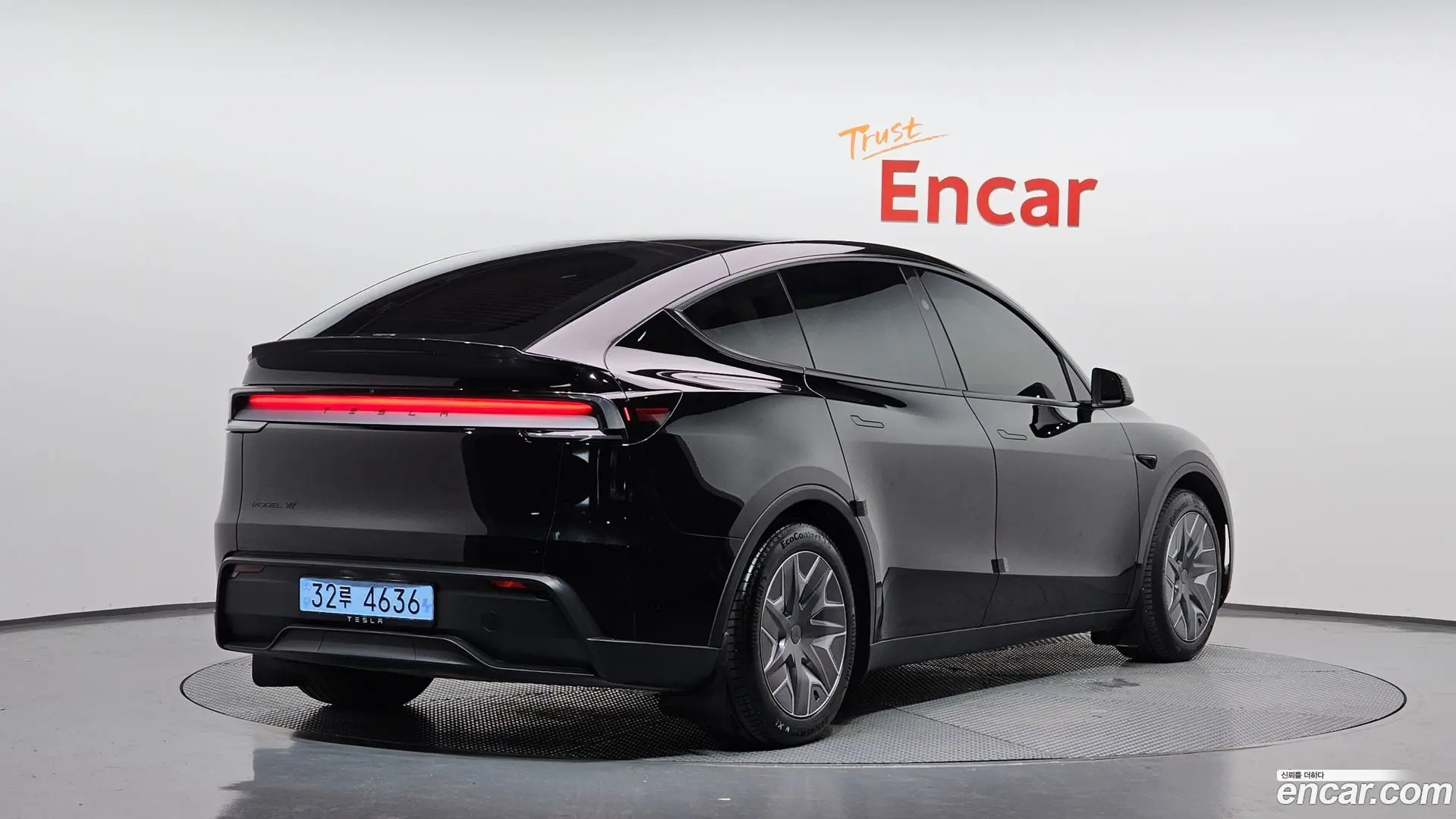 Main__Slider__Photo:Model Y Tesla 2026.5-1