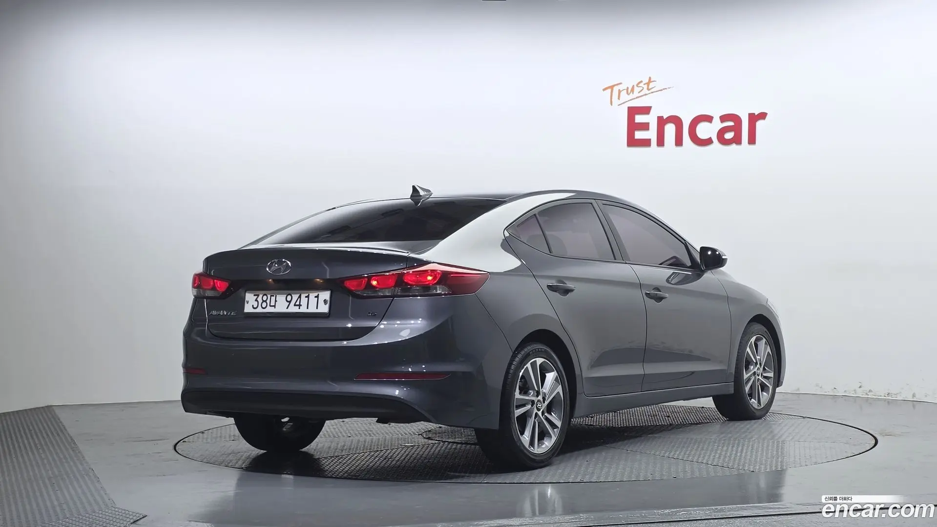 Main__Slider__Photo:AVANTE Hyundai 2017.6-1