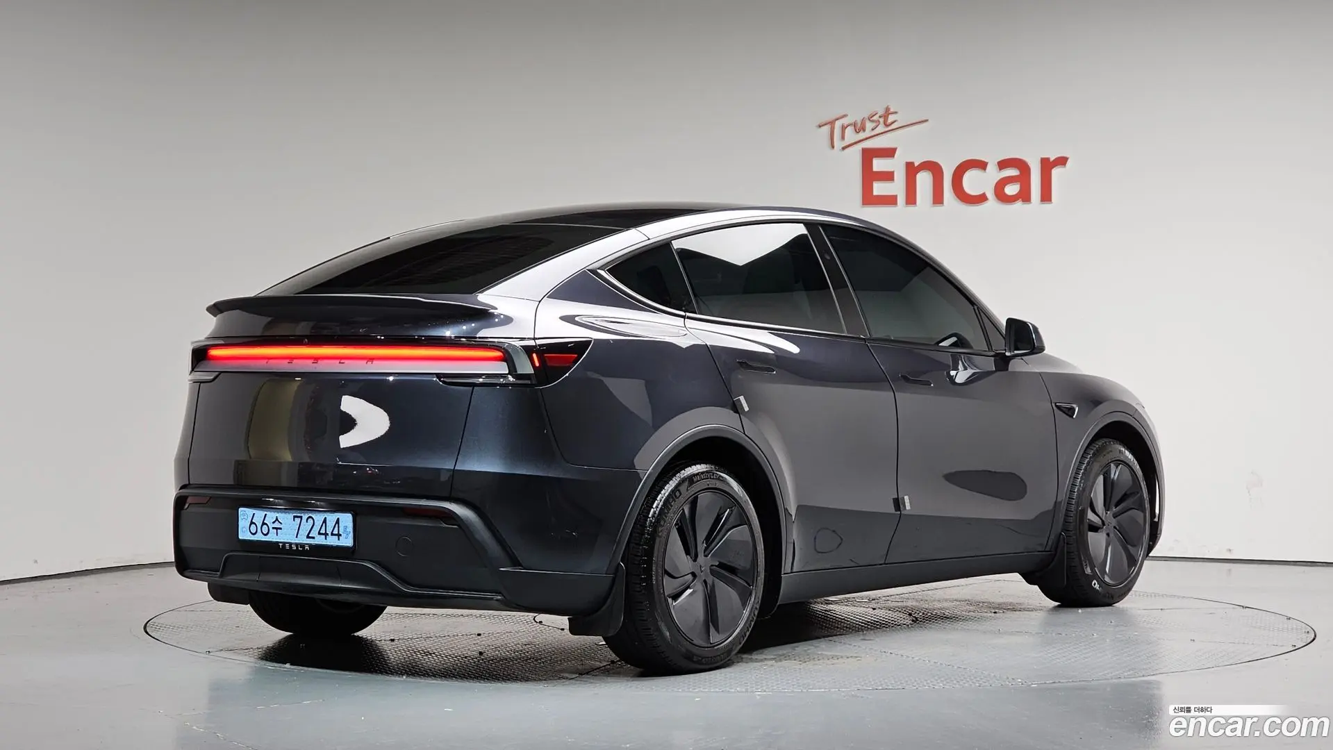 Main__Slider__Photo:Model Y Tesla 2025.7-1