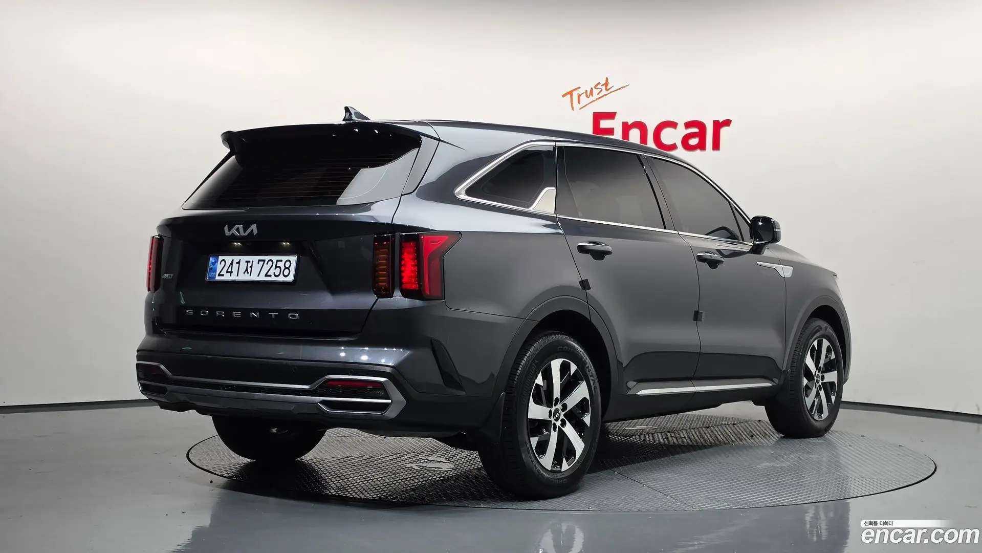 Main__Slider__Photo:Sorento Kia 2021.11-1