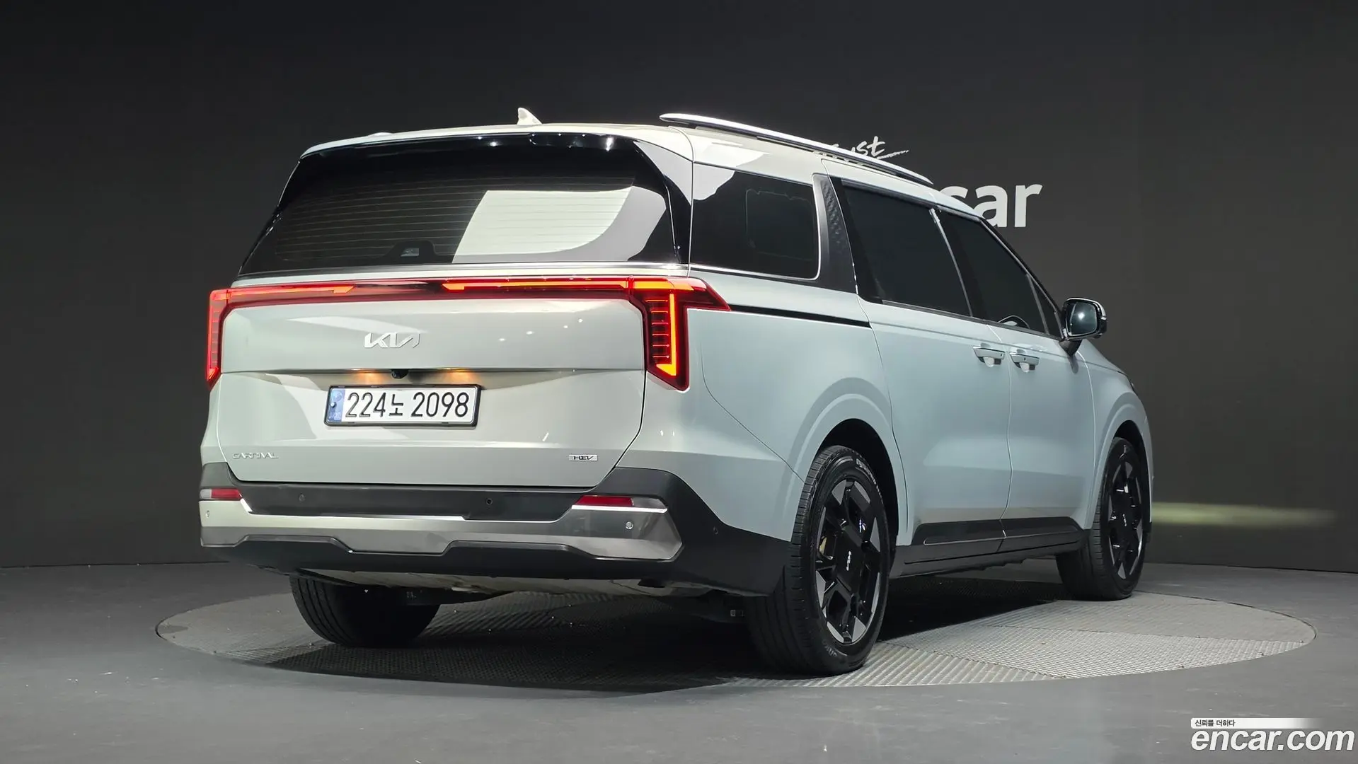 Main__Slider__Photo:Canival Kia 2024.0-1