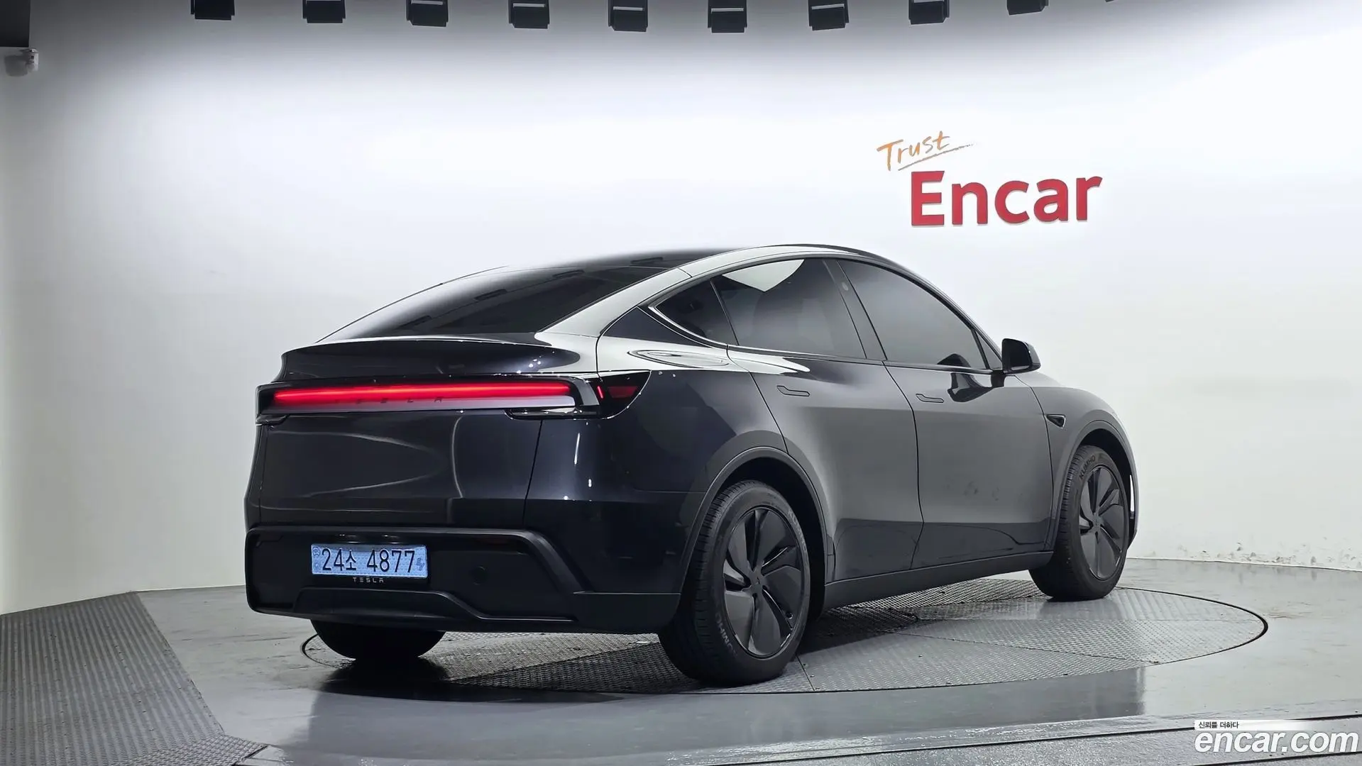Main__Slider__Photo:Model Y Tesla 2026.0-1