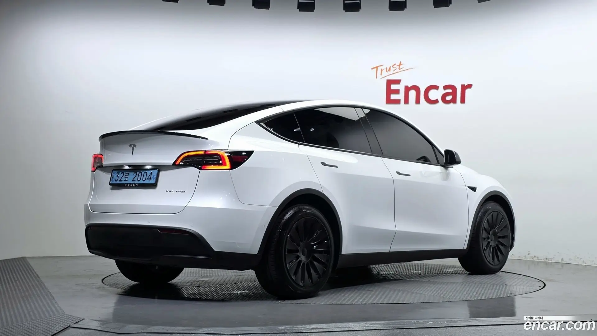 Main__Slider__Photo:Model Y Tesla 2022.8-1