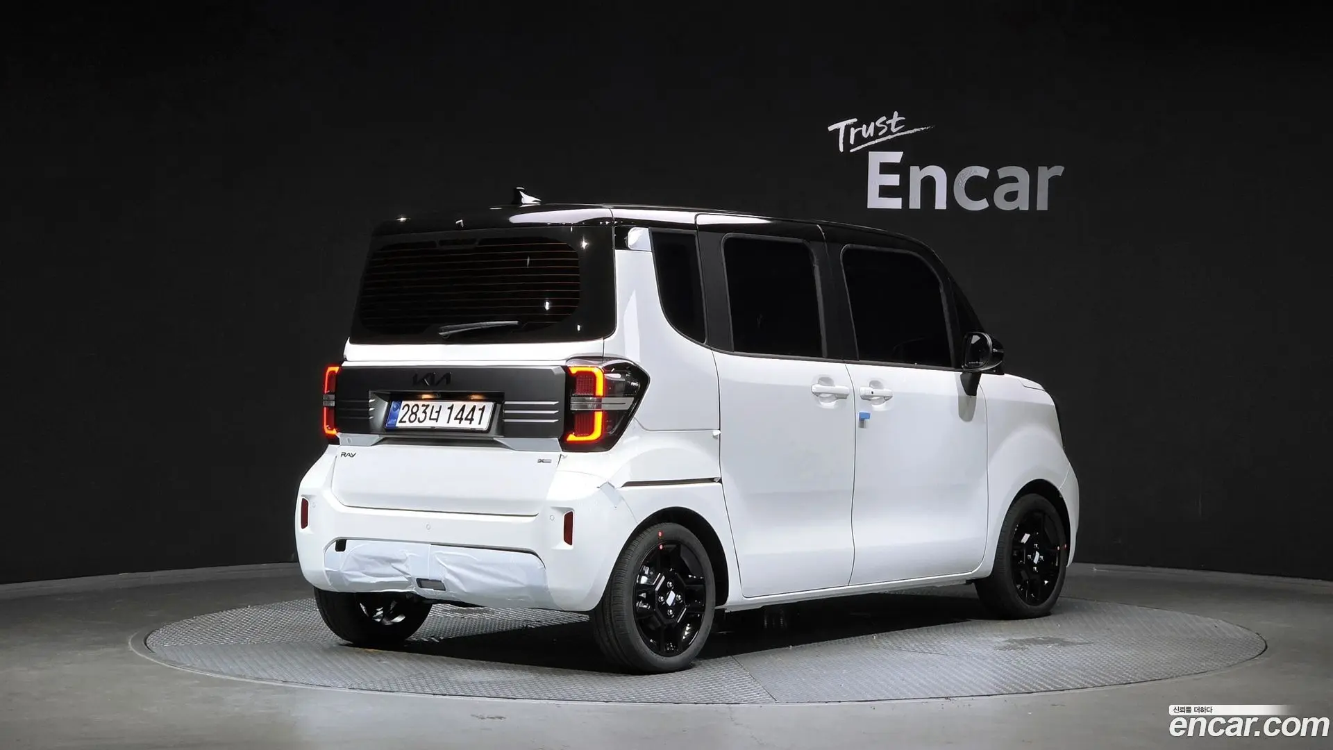 Main__Slider__Photo:RAY Kia 2026.8-1