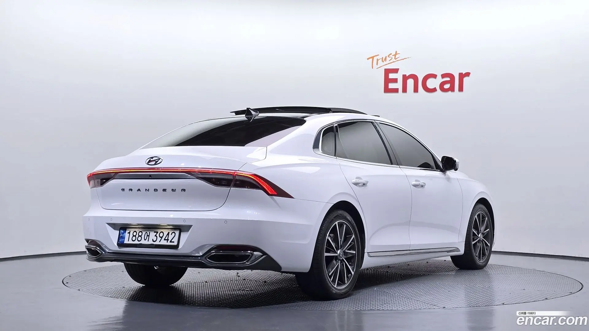 Main__Slider__Photo:Grandeur Hyundai 2021.9-1