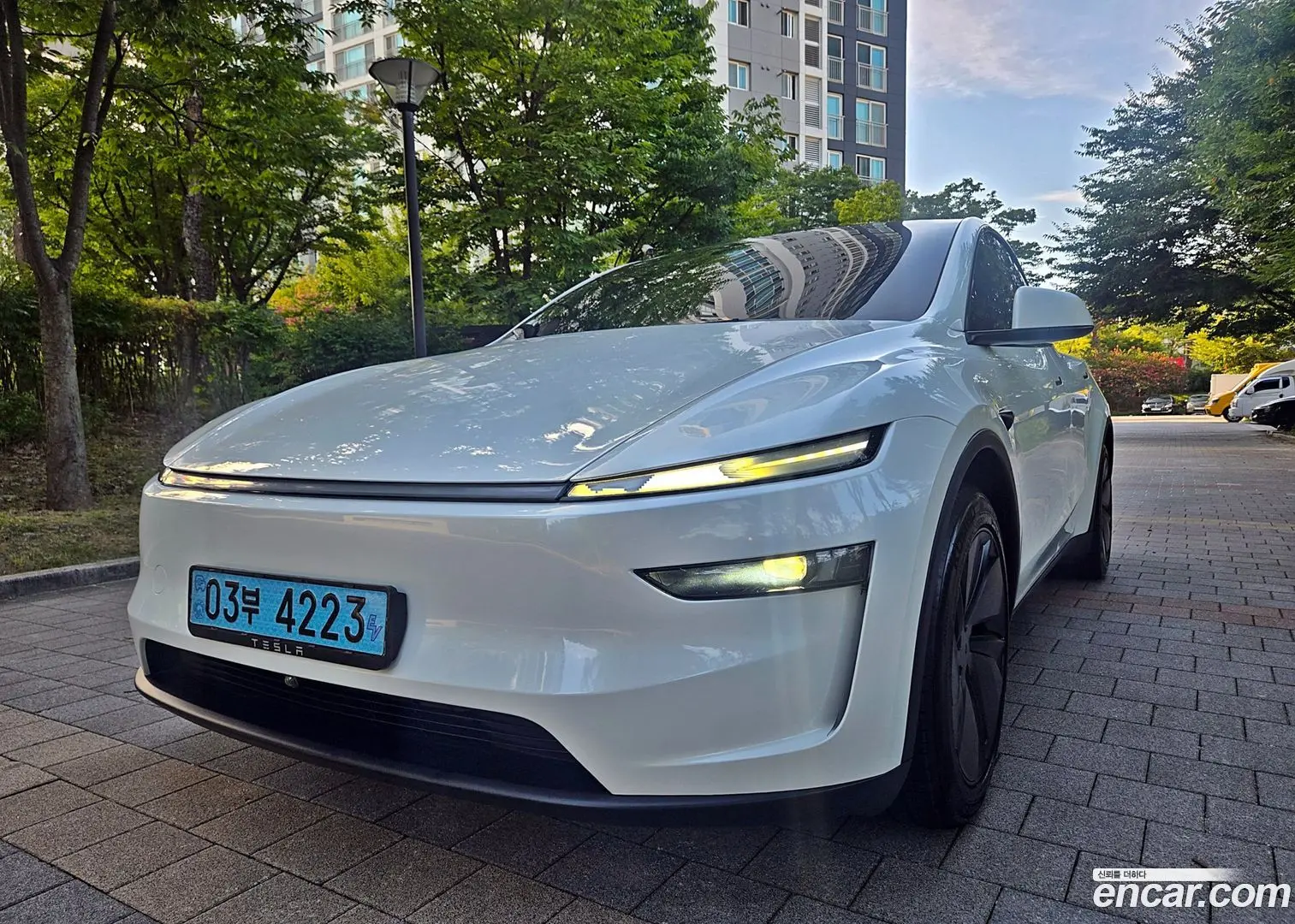Main__Slider__Photo:Model Y Tesla 2025.4-1