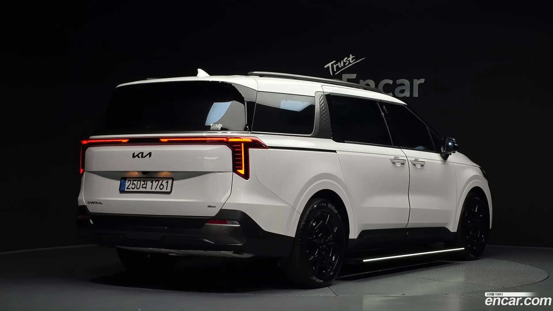 Main__Slider__Photo:Canival Kia 2026.5-1
