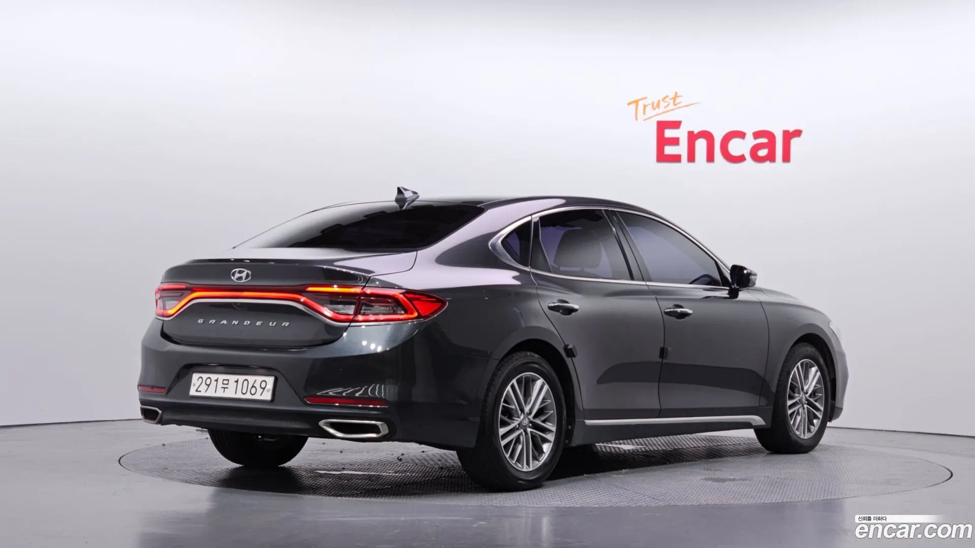 Main__Slider__Photo:Grandeur Hyundai 2019.8-1
