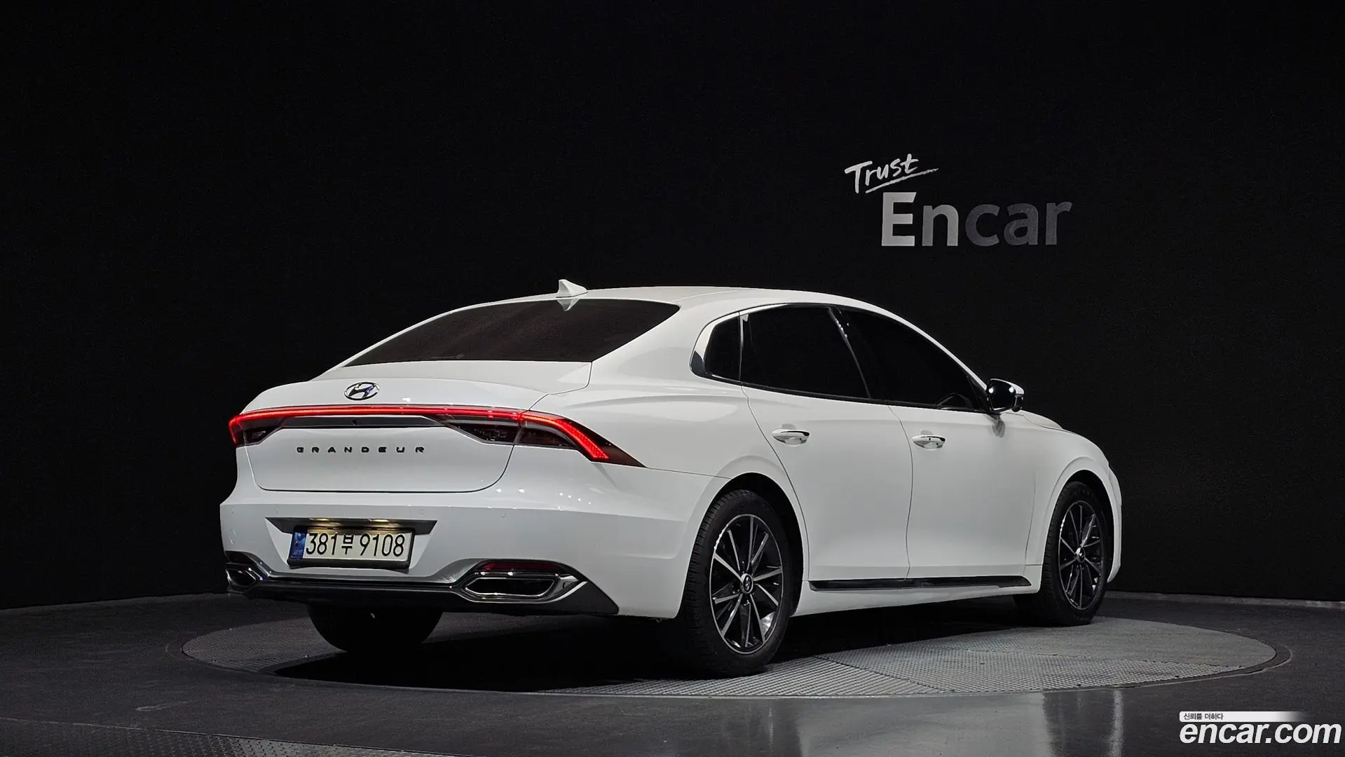 Main__Slider__Photo:Grandeur Hyundai 2021.6-1