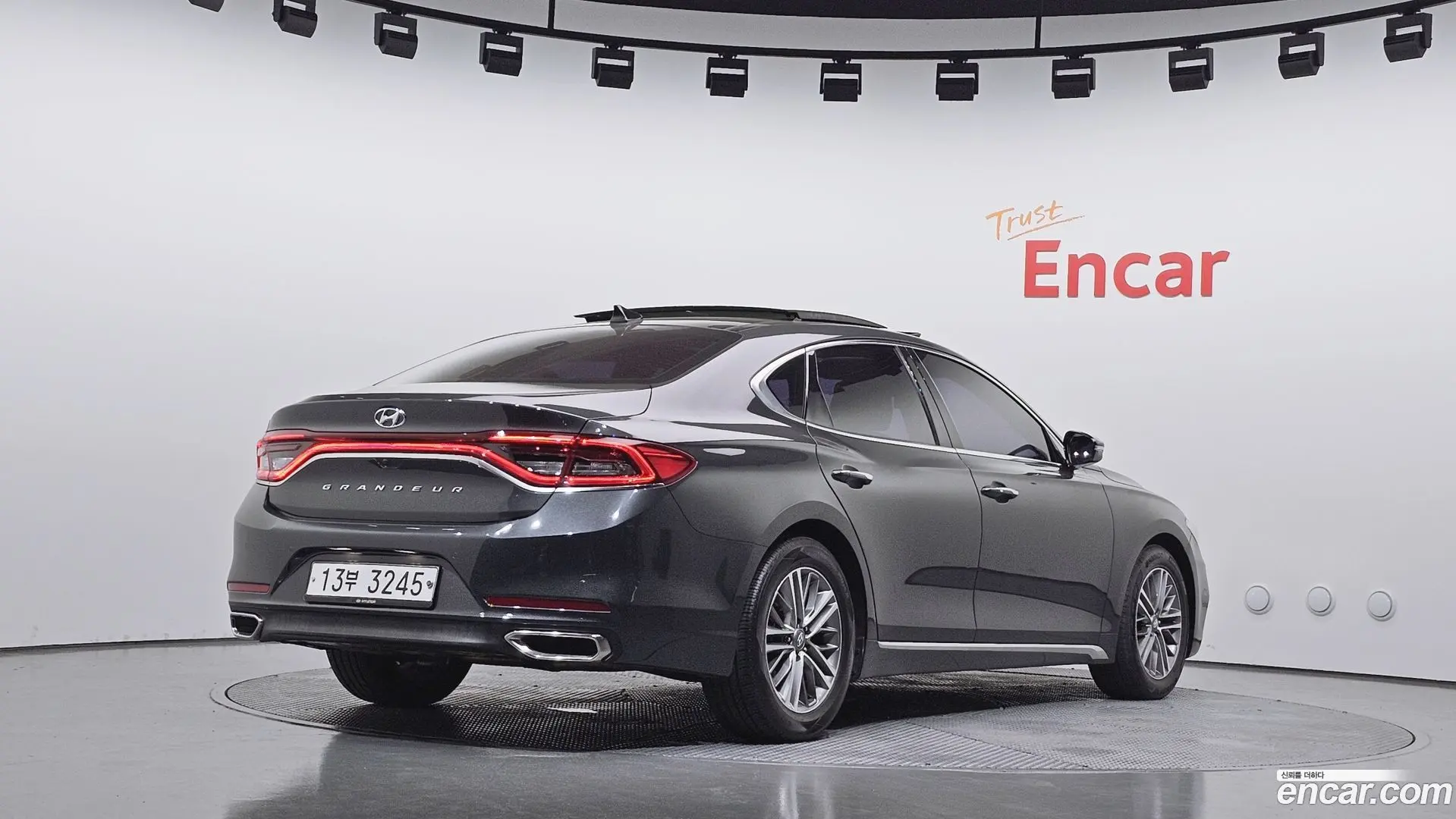 Main__Slider__Photo:Grandeur Hyundai 2019.0-1