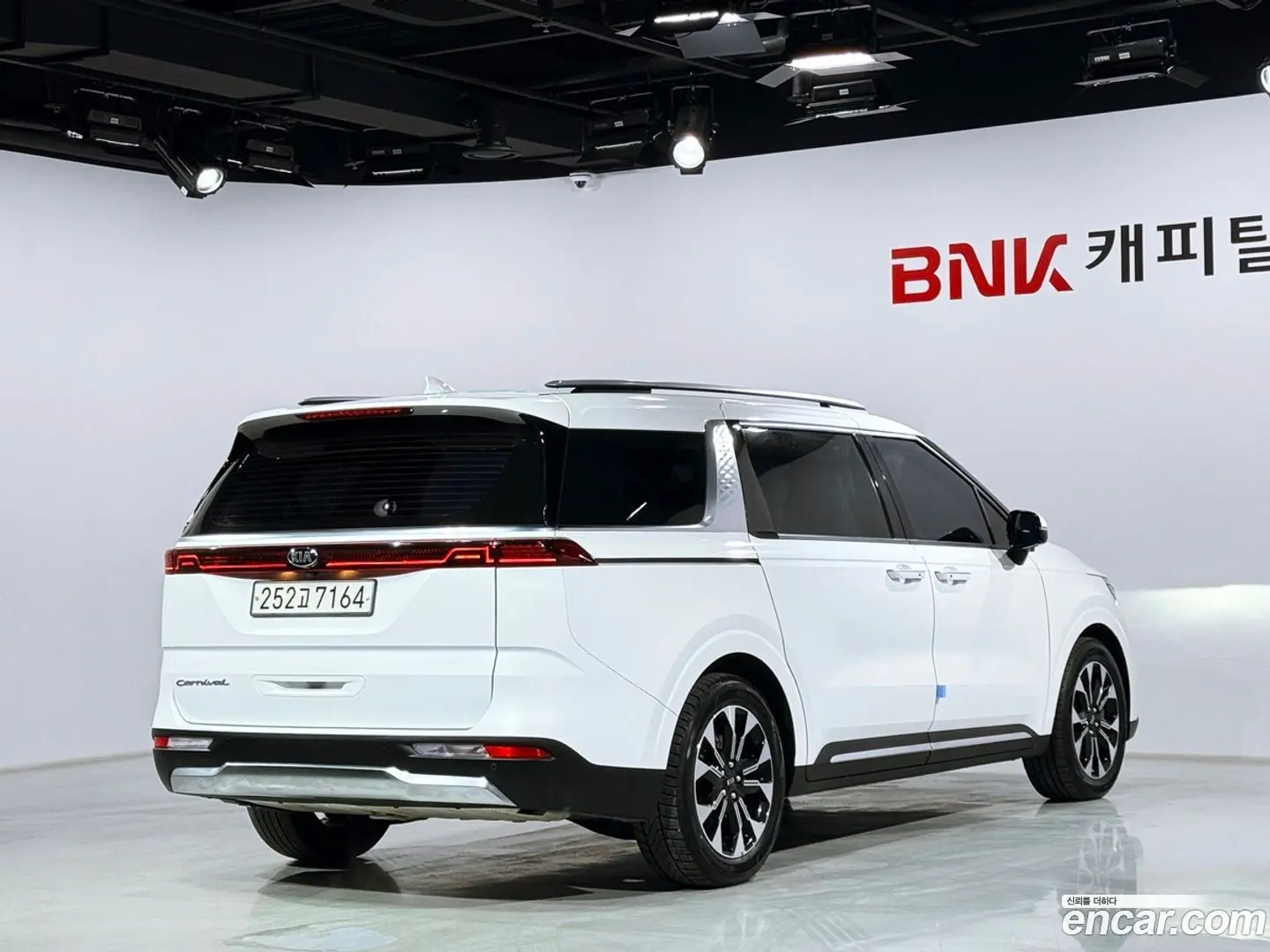 Main__Slider__Photo:Canival Kia 2020.10-1
