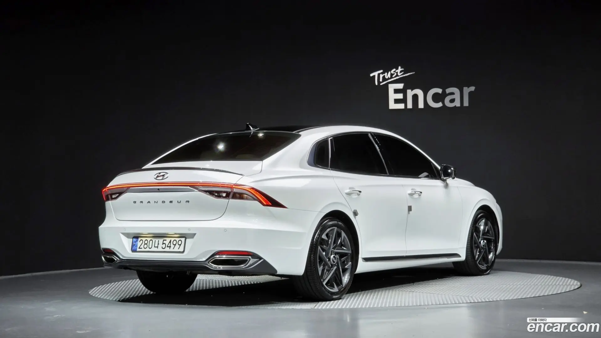 Main__Slider__Photo:Grandeur Hyundai 2022.2-1