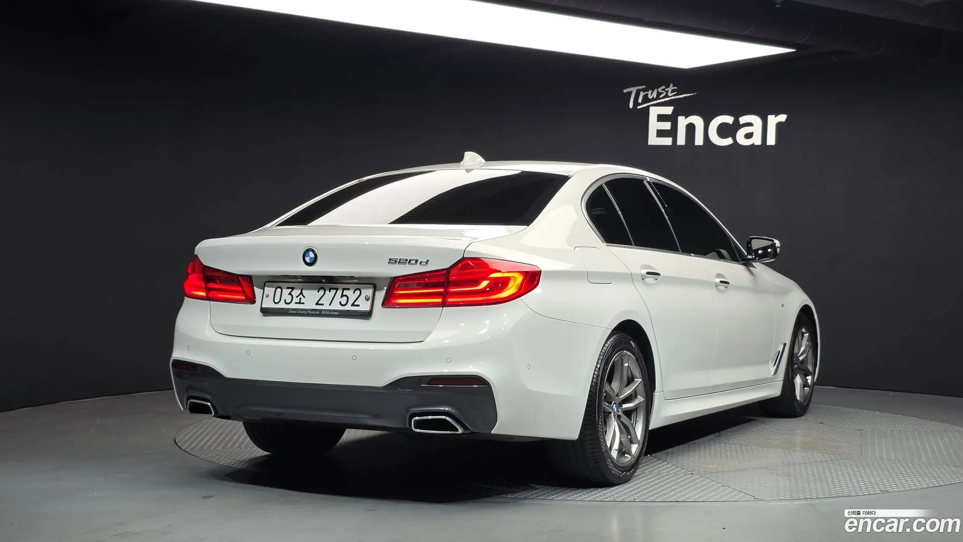 Main__Slider__Photo:5-Series BMW 2018.6-1