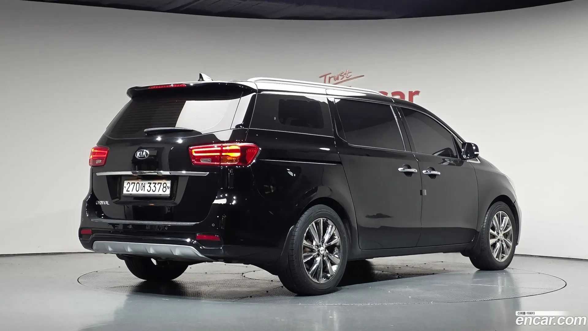 Main__Slider__Photo:Canival Kia 2019.3-1