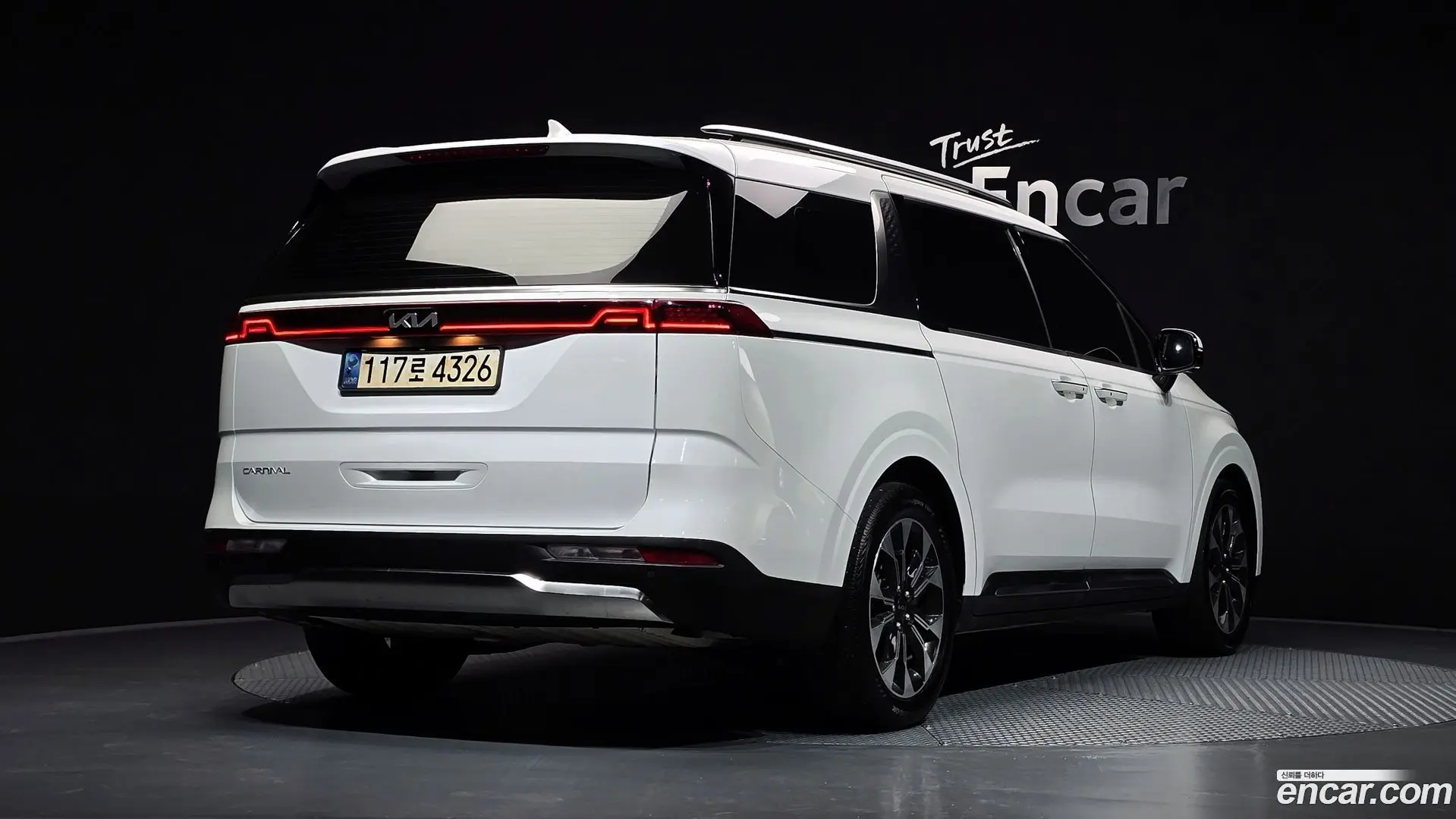 Main__Slider__Photo:Canival Kia 2022.5-1
