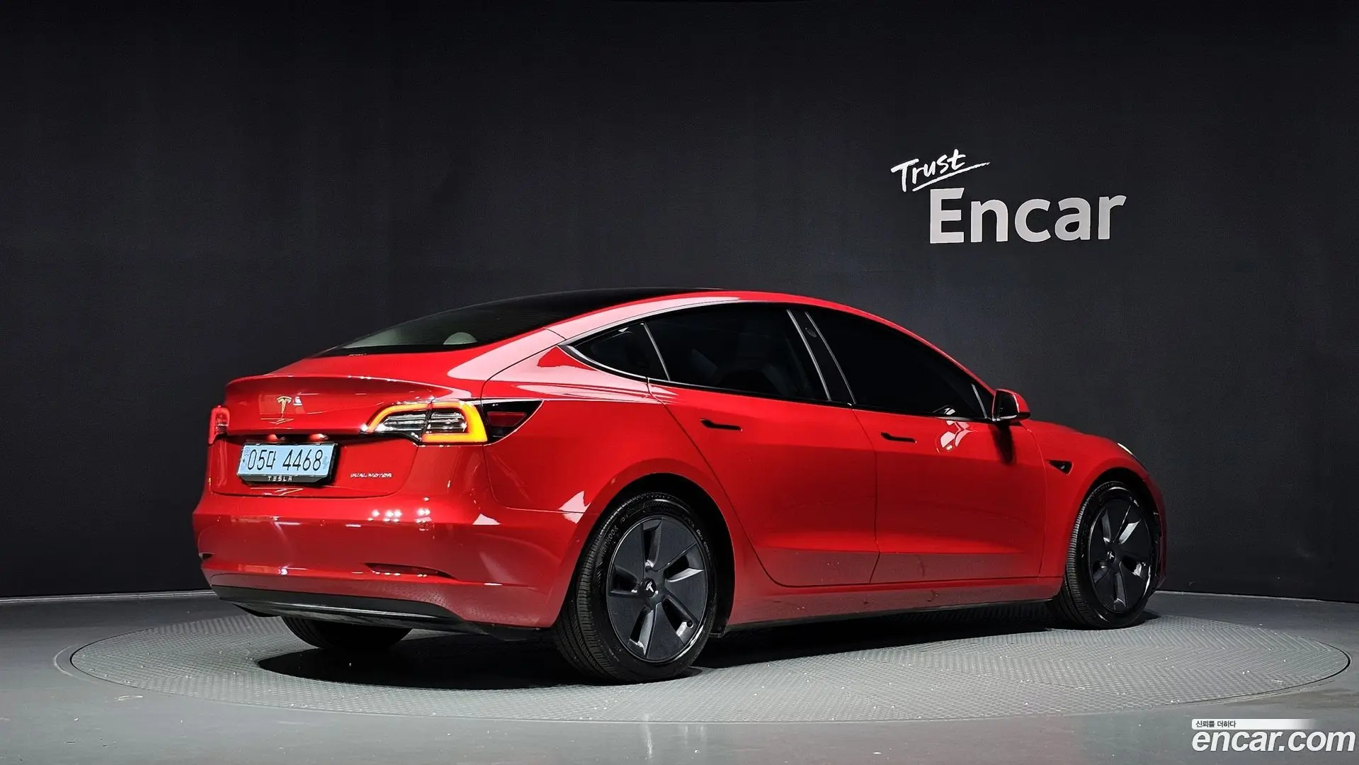Main__Slider__Photo:Model 3 Tesla 2021.2-1