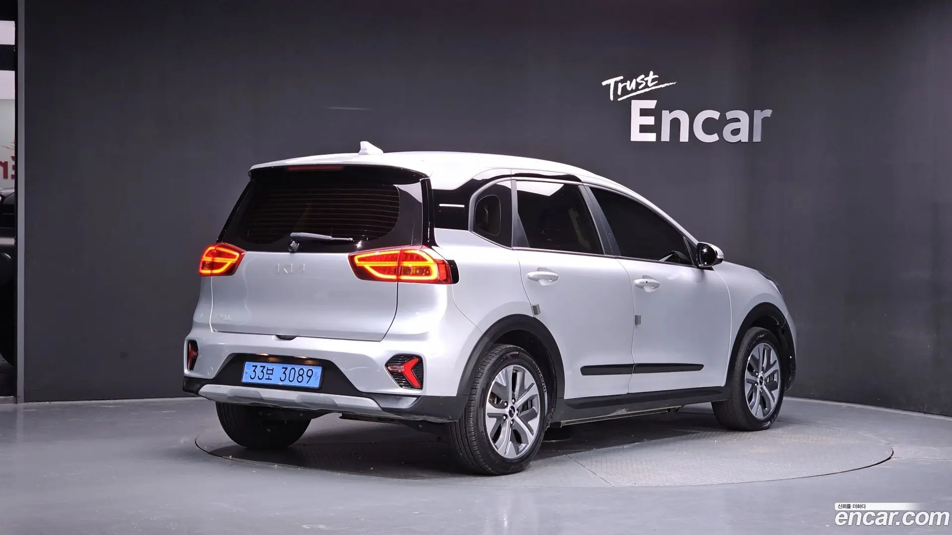 Main__Slider__Photo:Niro Kia 2022.6-1