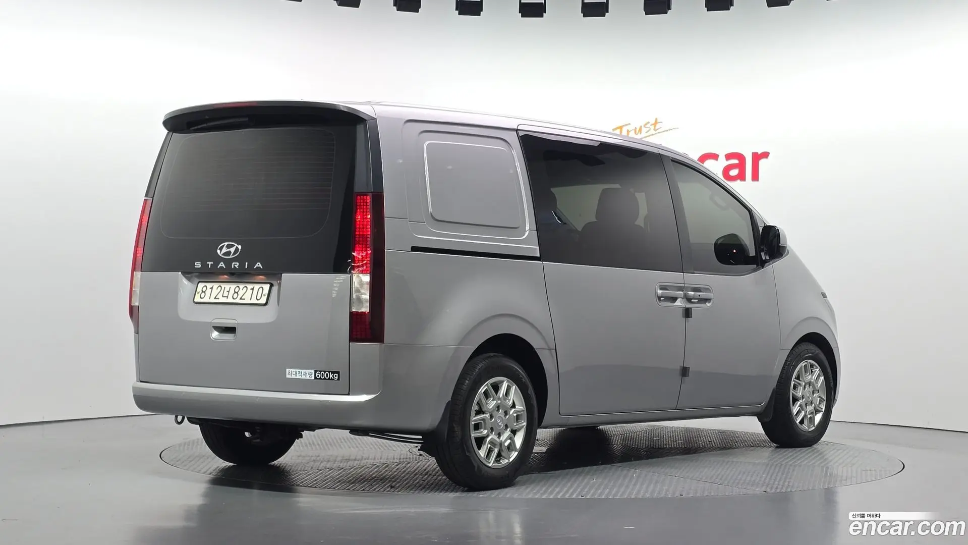 Main__Slider__Photo:Staria Hyundai 2023.8-1