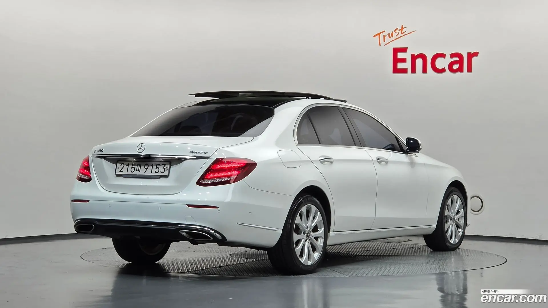 Main__Slider__Photo:E-Class Mercedes-Benz 2019.6-1