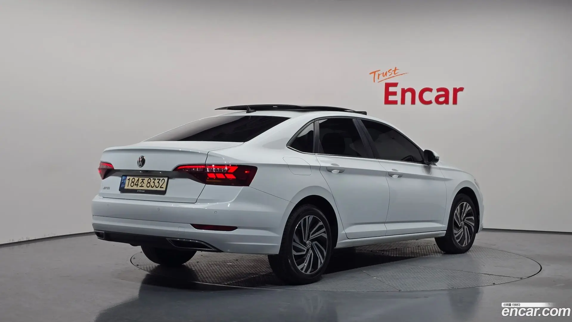 Main__Slider__Photo:Jetta Volkswagen 2021.11-1