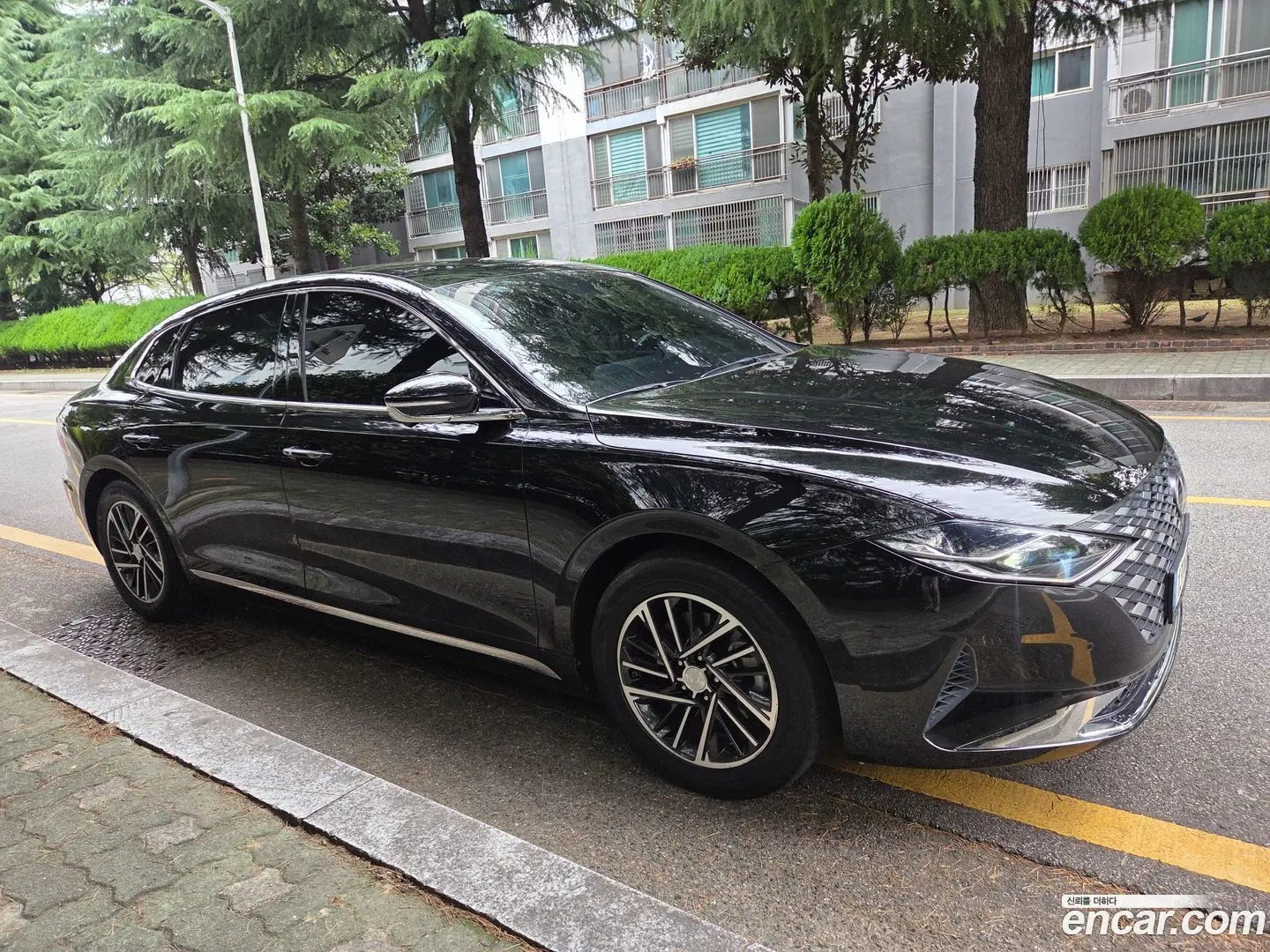 Main__Slider__Photo:Grandeur Hyundai 2021.10-1