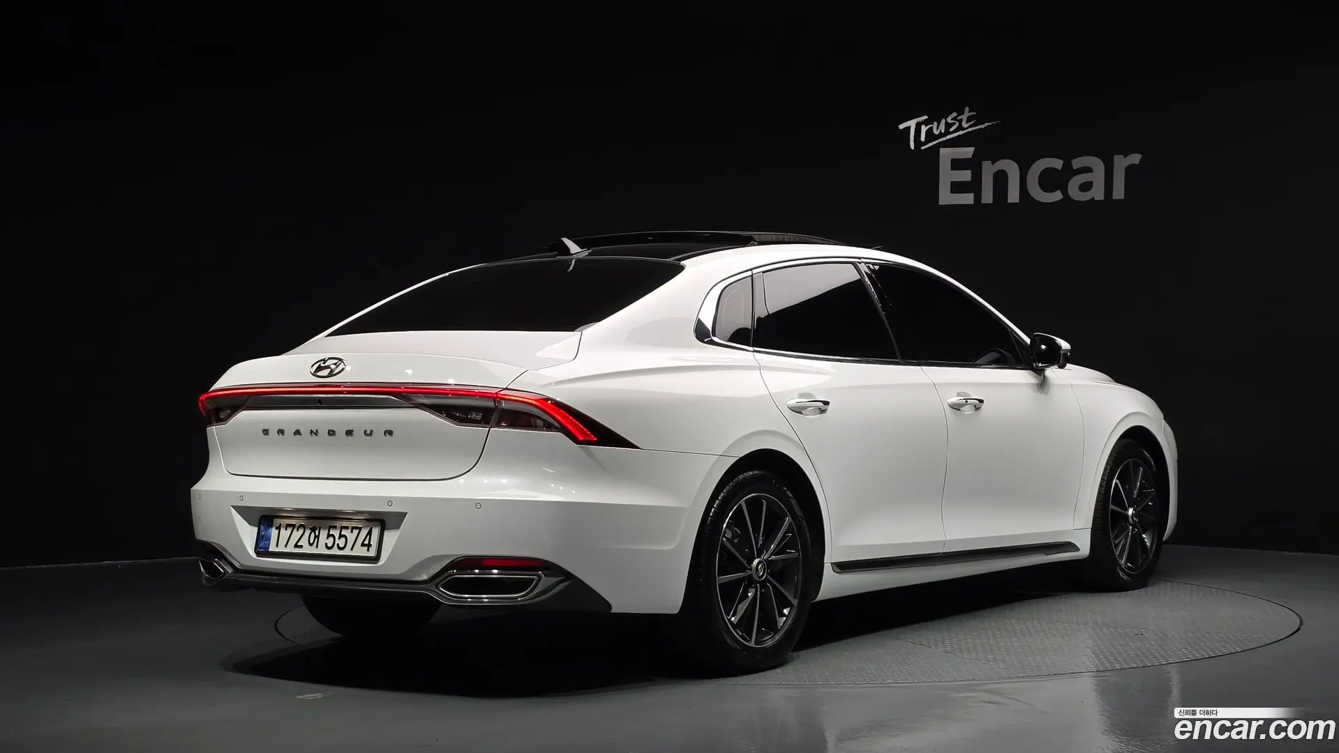 Main__Slider__Photo:Grandeur Hyundai 2022.8-1