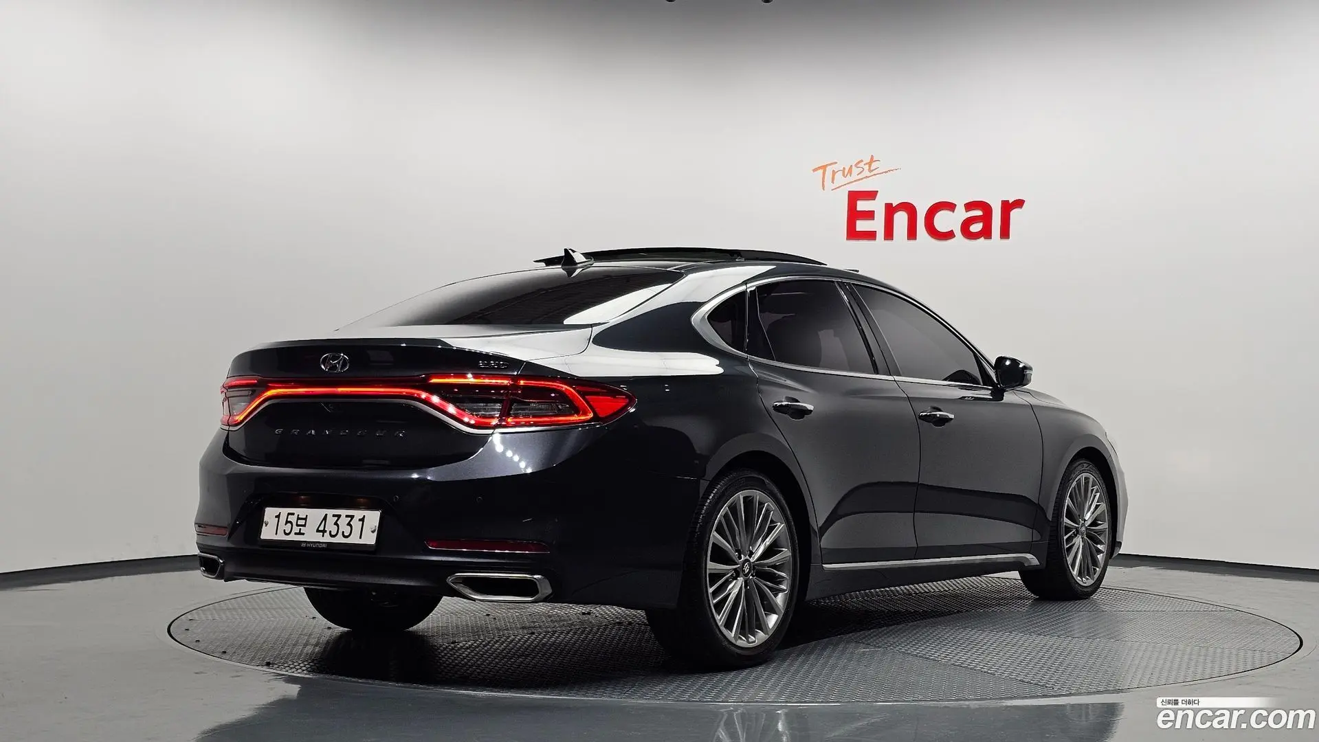 Main__Slider__Photo:Grandeur Hyundai 2017.9-1