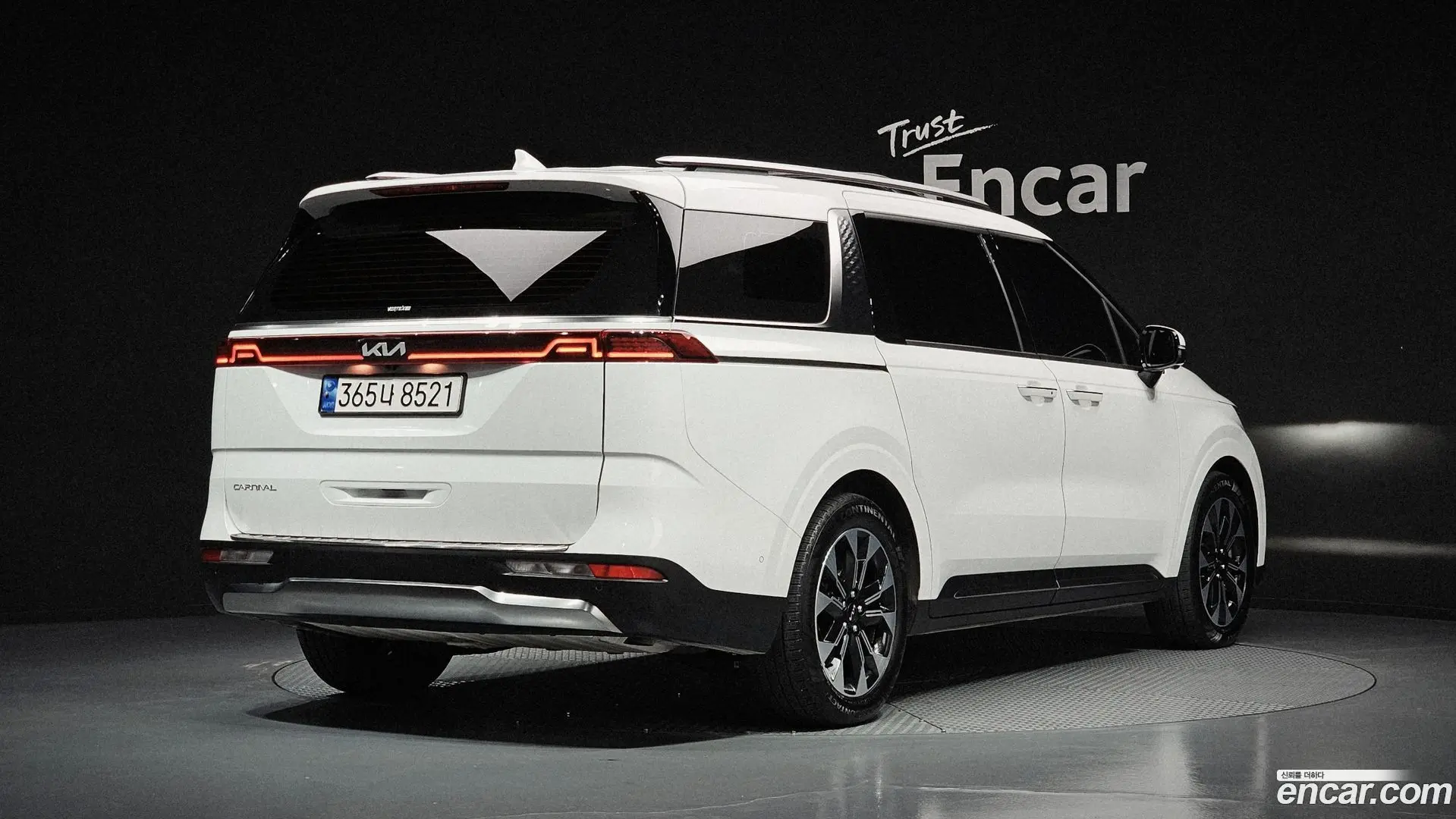 Main__Slider__Photo:Canival Kia 2023.11-1