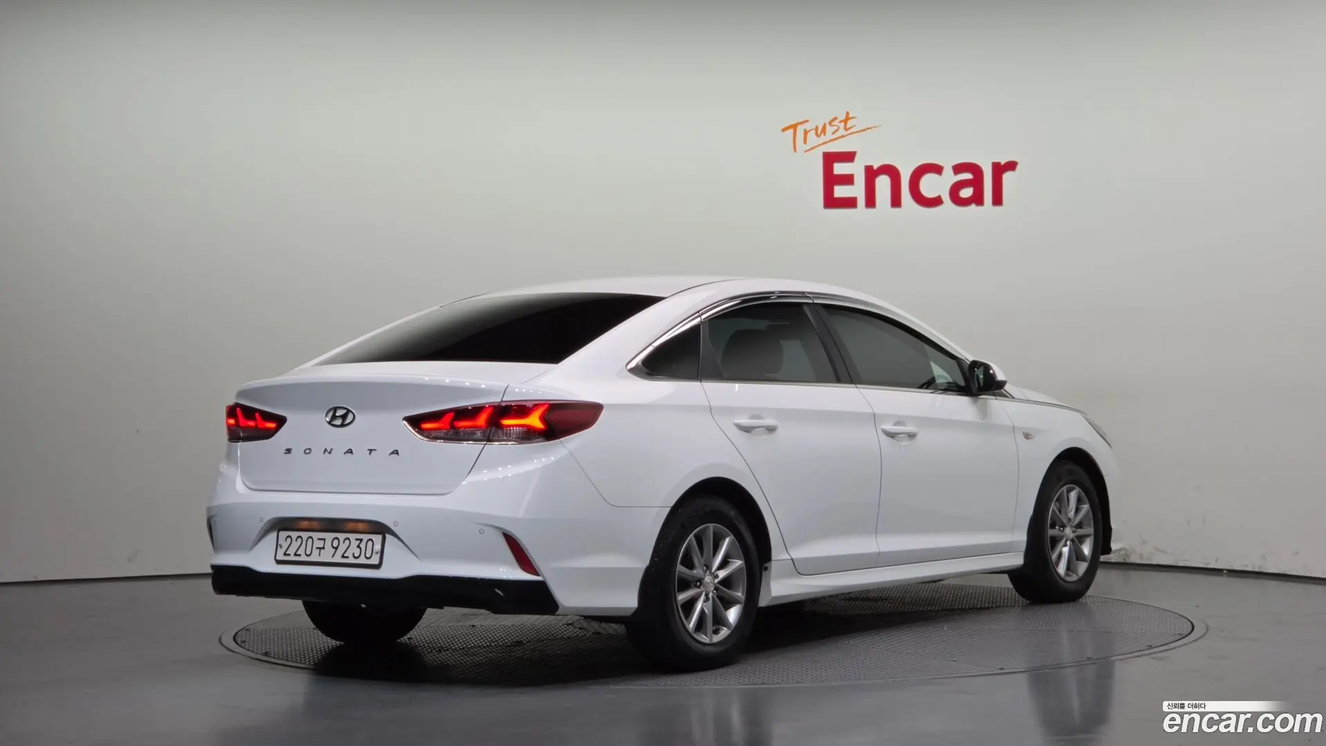 Main__Slider__Photo:Sonata Hyundai 2022.4-1