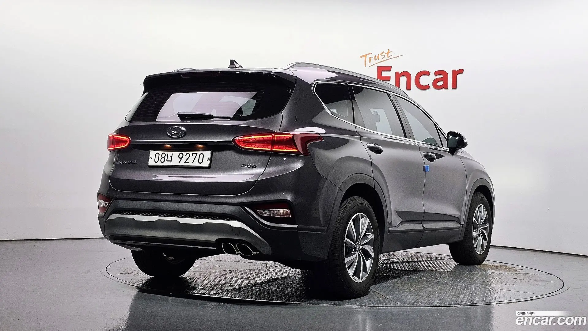 Main__Slider__Photo:Santafe Hyundai 2018.3-1