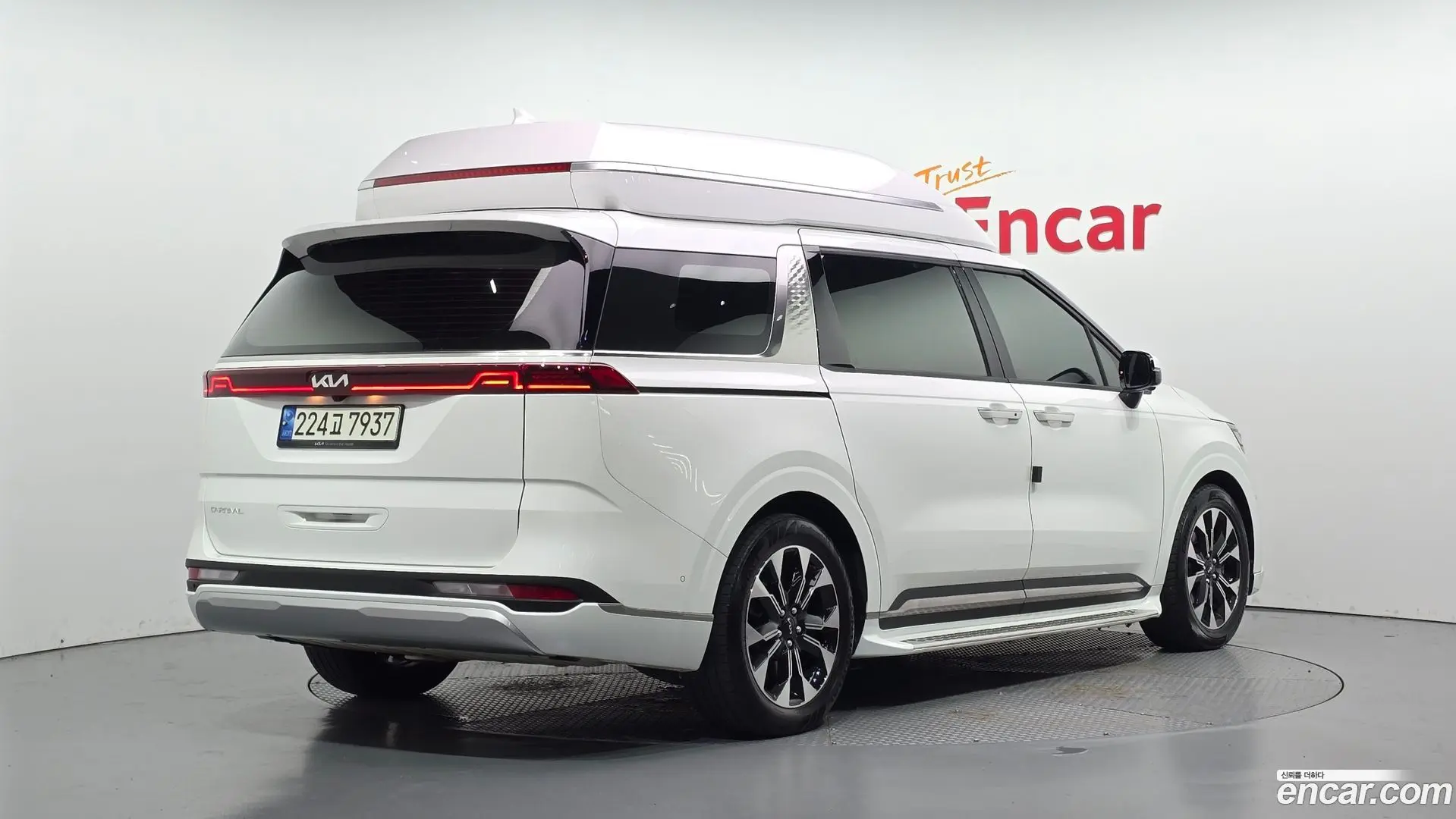 Main__Slider__Photo:Canival Kia 2022.5-1