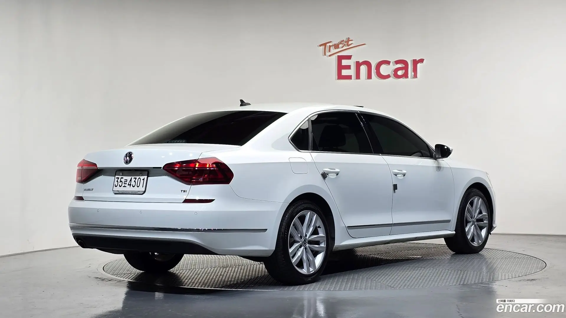 Main__Slider__Photo:Passat Volkswagen 2018.9-1