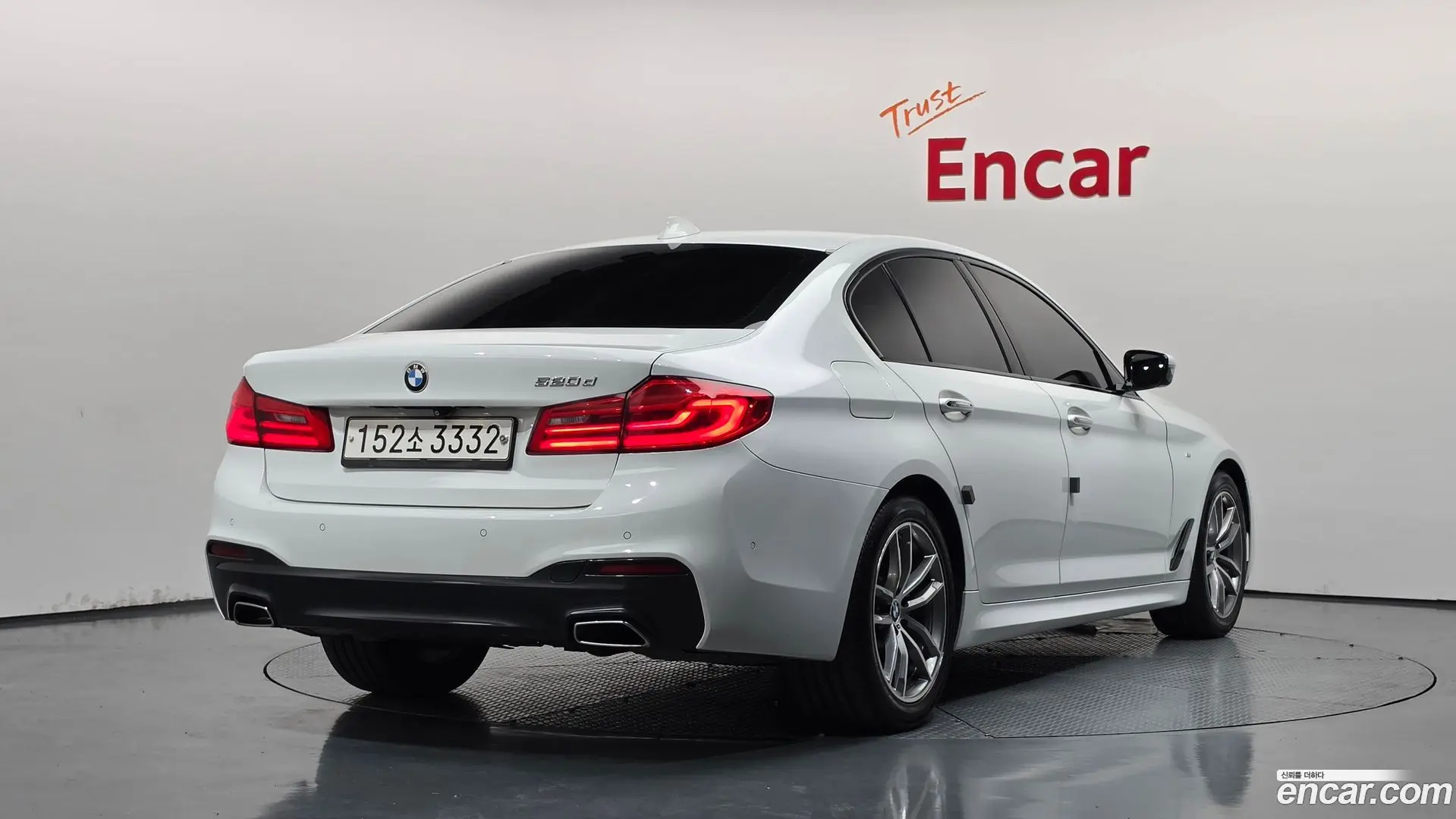 Main__Slider__Photo:5-Series BMW 2017.8-1