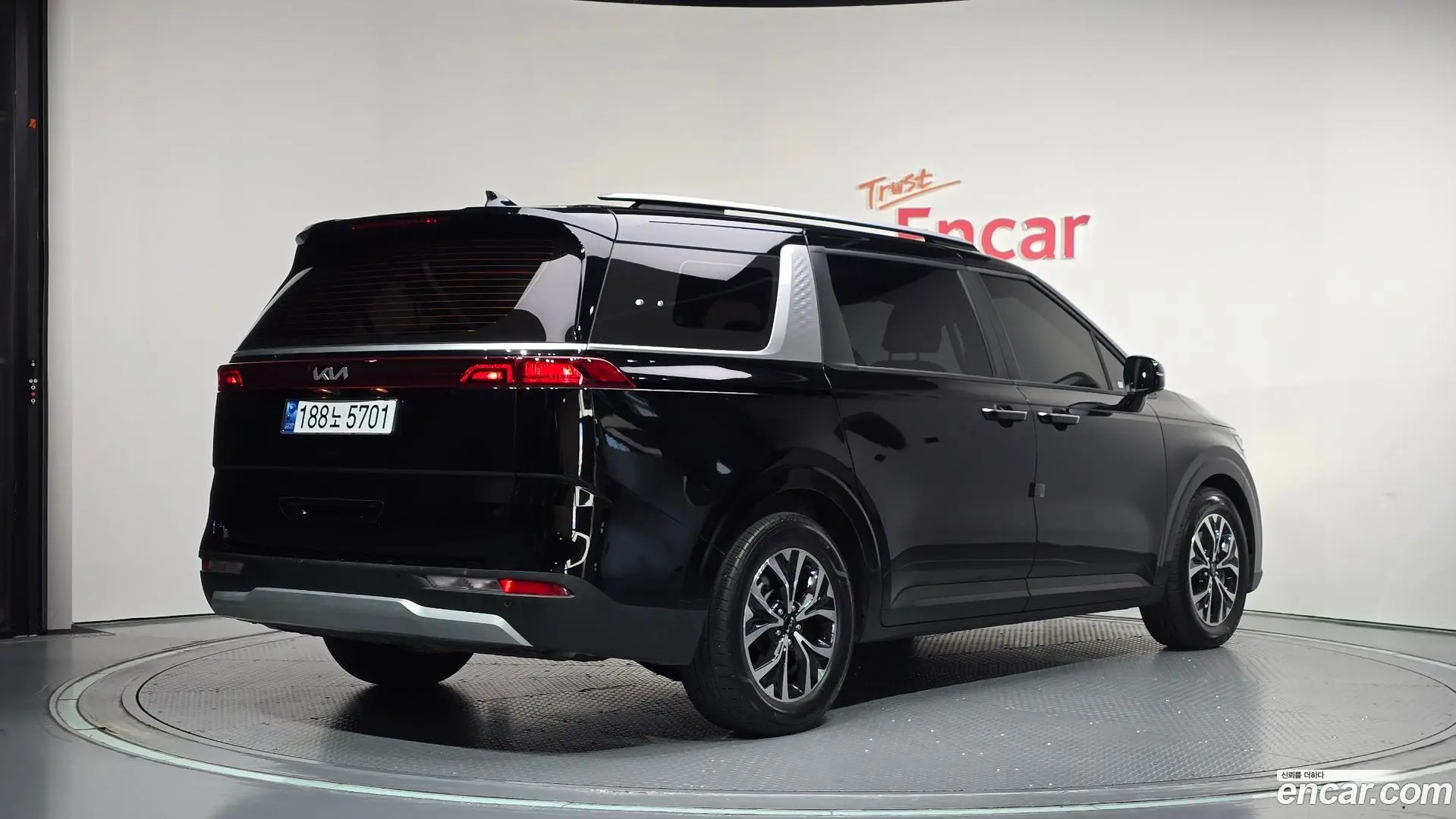 Main__Slider__Photo:Canival Kia 2022.4-1
