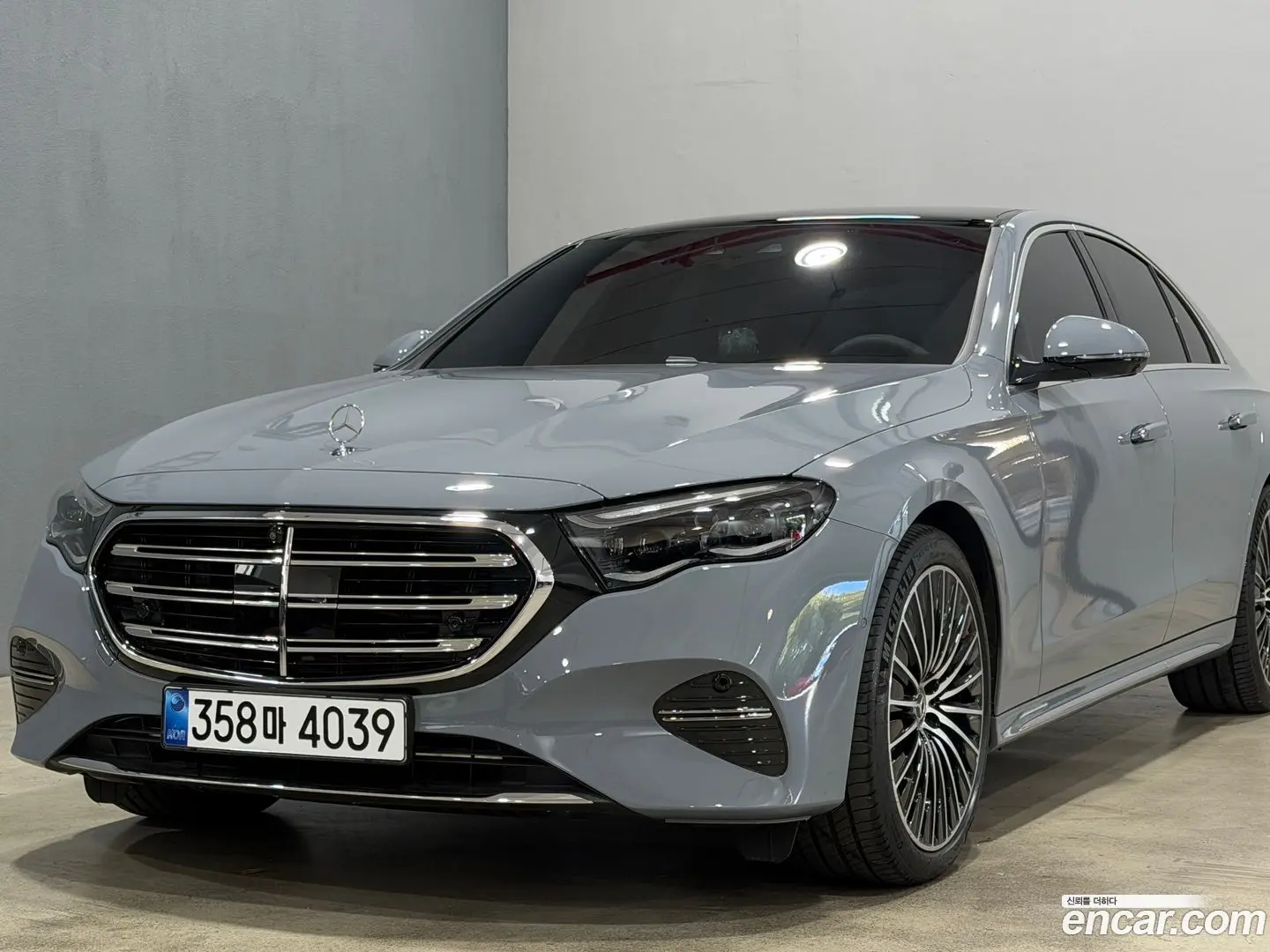 Main__Slider__Photo:E-Class Mercedes-Benz 2025.4-1