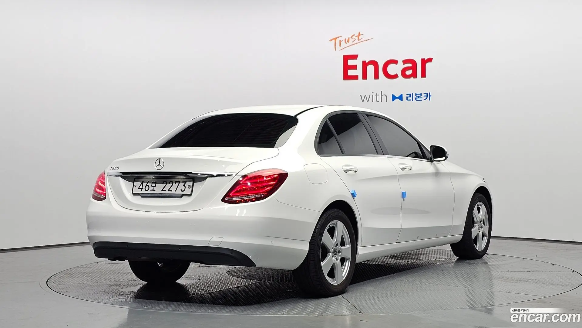 Main__Slider__Photo:C-Class Mercedes-Benz 2018.4-1
