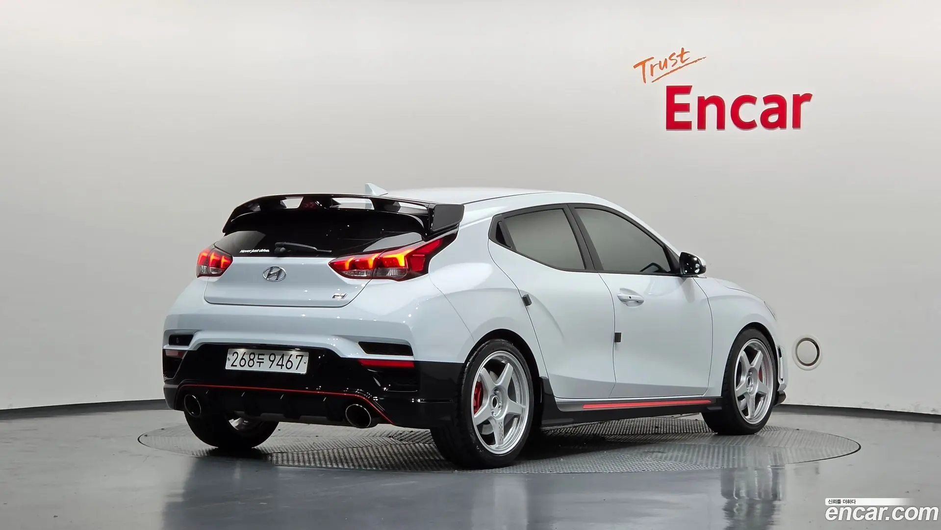 Main__Slider__Photo:Veloster Hyundai 2020.0-1
