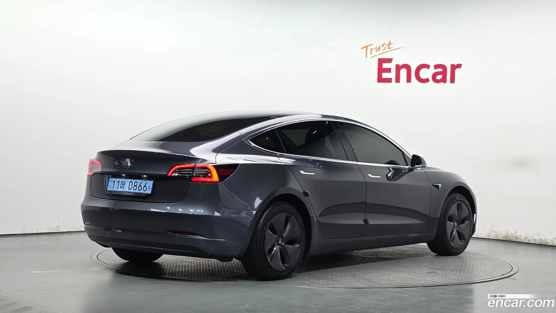 Main__Slider__Photo:Model 3 Tesla 2020.2-1