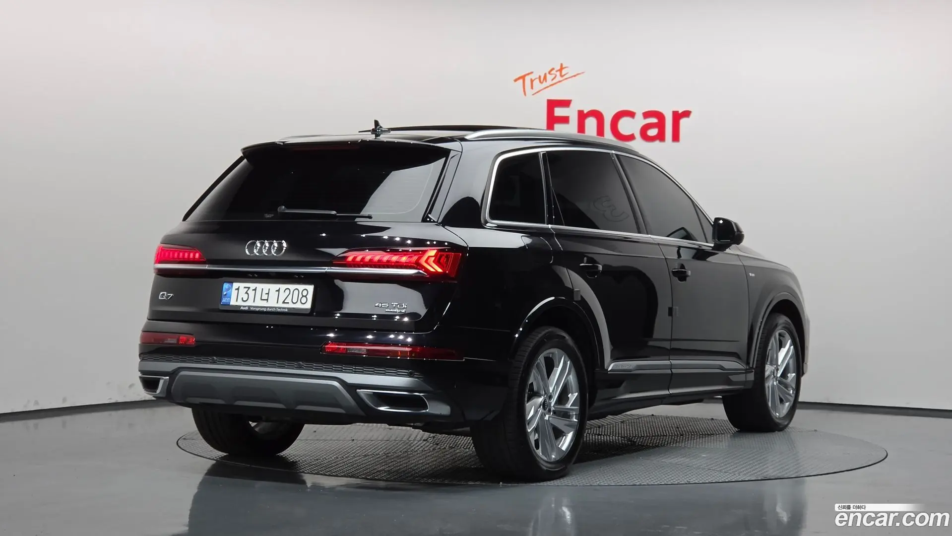 Main__Slider__Photo:Q7 Audi 2021.9-1