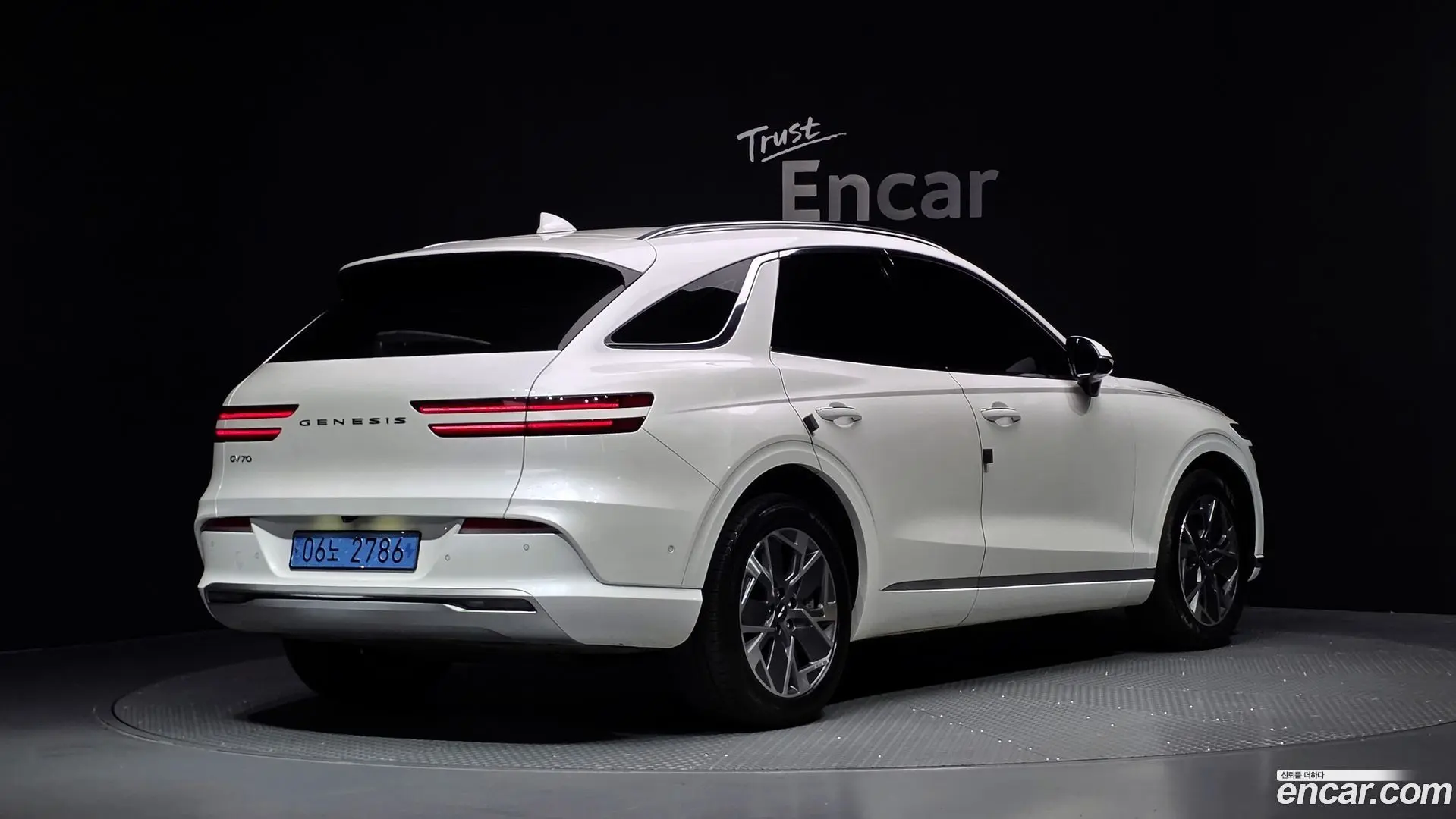 Main__Slider__Photo:GV70 Genesis 2022.9-1