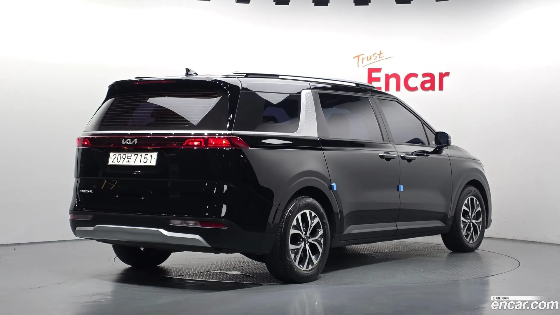 Main__Slider__Photo:Canival Kia 2022.6-1