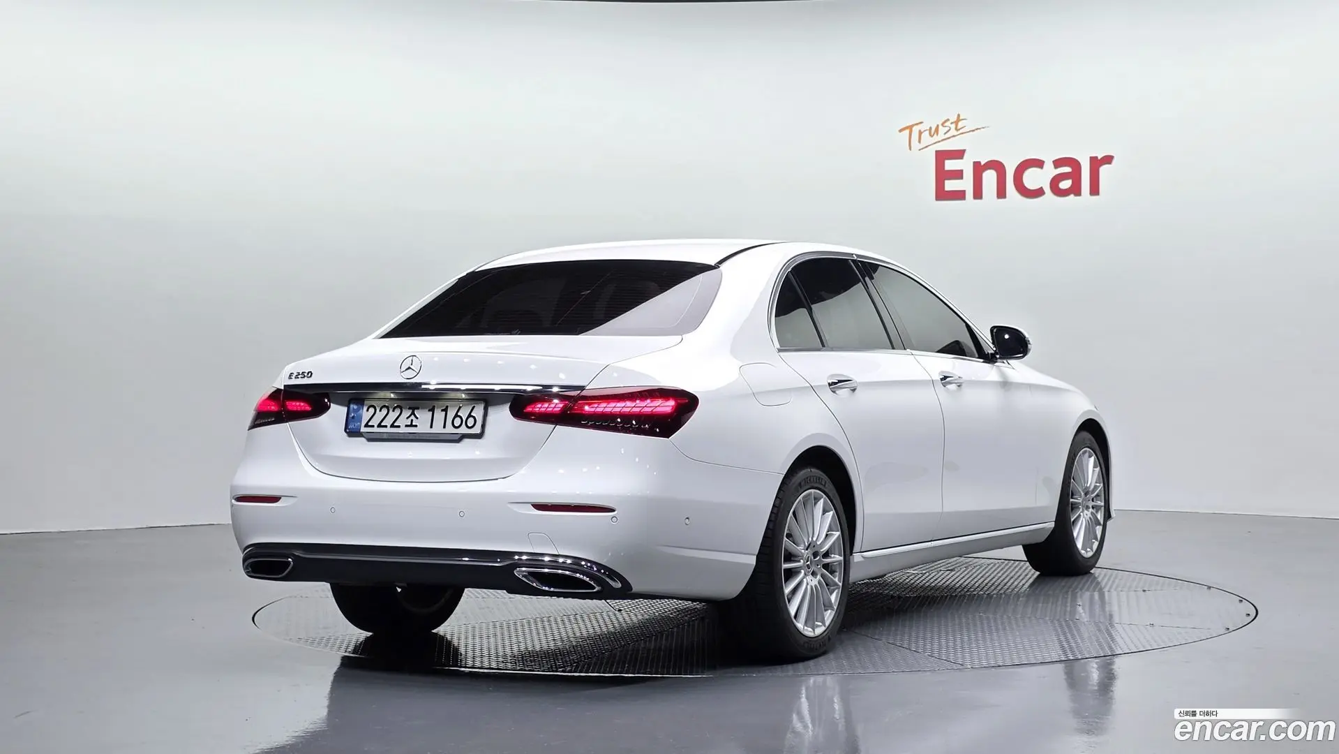 Main__Slider__Photo:E-Class Mercedes-Benz 2021.2-1