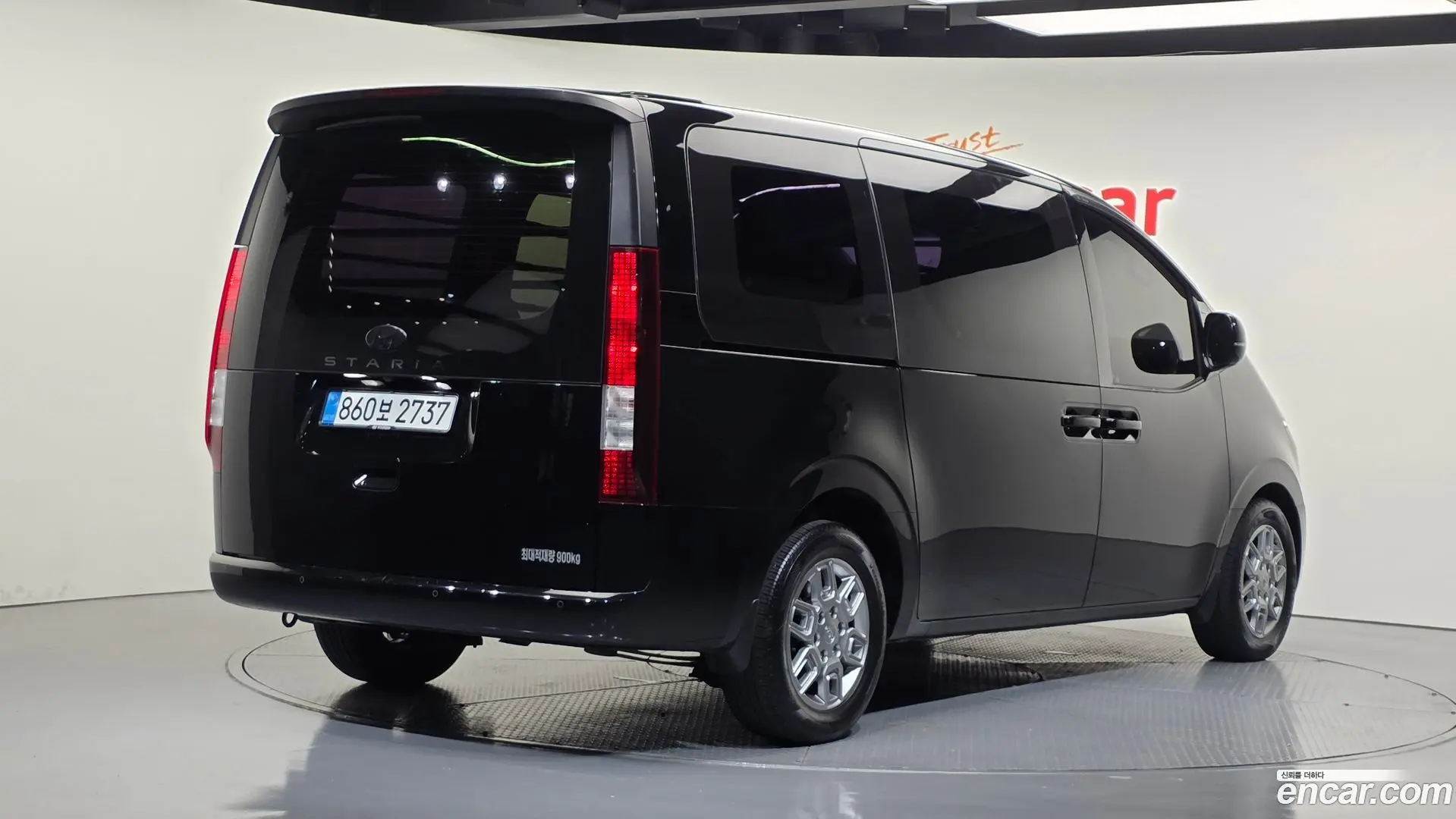 Main__Slider__Photo:Staria Hyundai 2021.6-1